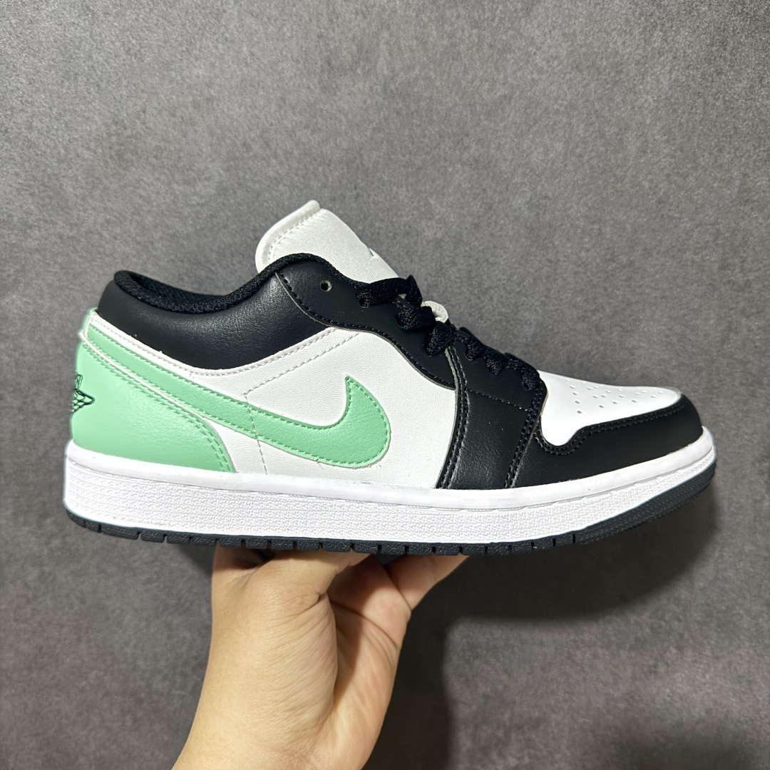 【H11纯原】Nike Air Jordan 1 Low SE AJ1 乔一 舒适贴合 防滑耐磨 低帮 复古篮球鞋 货号：553558-131 尺码：35.5 36 36.5 37.5 38 38.5 39 40 40.5 41 42 42.5 43 44 45 46 47.5 #H11顶级纯原 纯原外贸平台特供订单 #全套原纸板楦头开发 #原厂特供材料配套加持 #确保原汁原味 完美呈现版型 #原档数据独家私模大底 #男女鞋同步官方开发至48.5 #原装进口轻量化鞋垫 #进口港宝加持 后跟自然饱满 还原公司包裹性 #鞋面采用原装数据贴合技术 #全方位贴合包裹脚型 #鞋跟部鞋底牵引设计 #提供强大的抓地性能 #更适应不同实战场地路面-选品中心