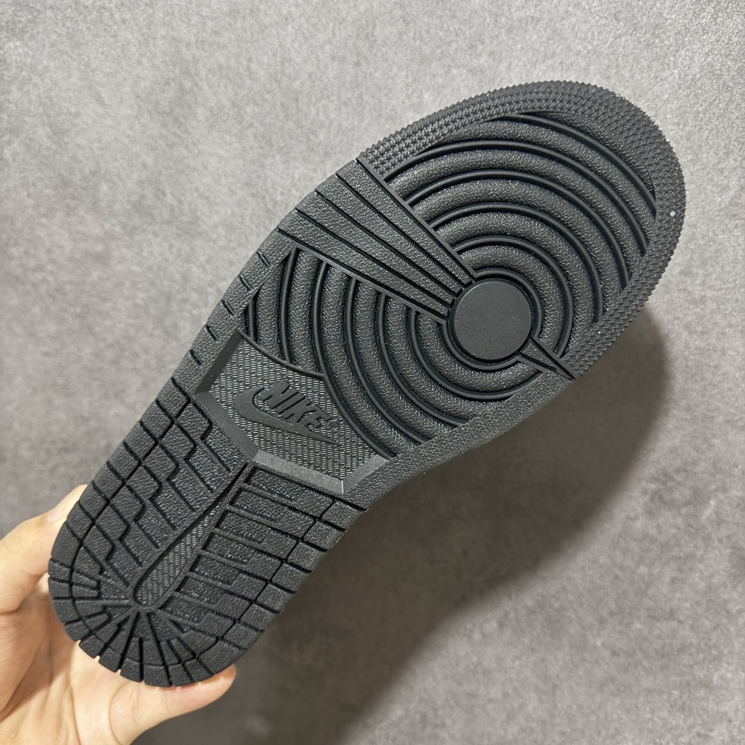 图片[9]-【H11纯原】Nike Air Jordan 1 Low SE AJ1 乔一 舒适贴合 防滑耐磨 低帮 复古篮球鞋 货号：553558-131 尺码：35.5 36 36.5 37.5 38 38.5 39 40 40.5 41 42 42.5 43 44 45 46 47.5 #H11顶级纯原 纯原外贸平台特供订单 #全套原纸板楦头开发 #原厂特供材料配套加持 #确保原汁原味 完美呈现版型 #原档数据独家私模大底 #男女鞋同步官方开发至48.5 #原装进口轻量化鞋垫 #进口港宝加持 后跟自然饱满 还原公司包裹性 #鞋面采用原装数据贴合技术 #全方位贴合包裹脚型 #鞋跟部鞋底牵引设计 #提供强大的抓地性能 #更适应不同实战场地路面-选品中心