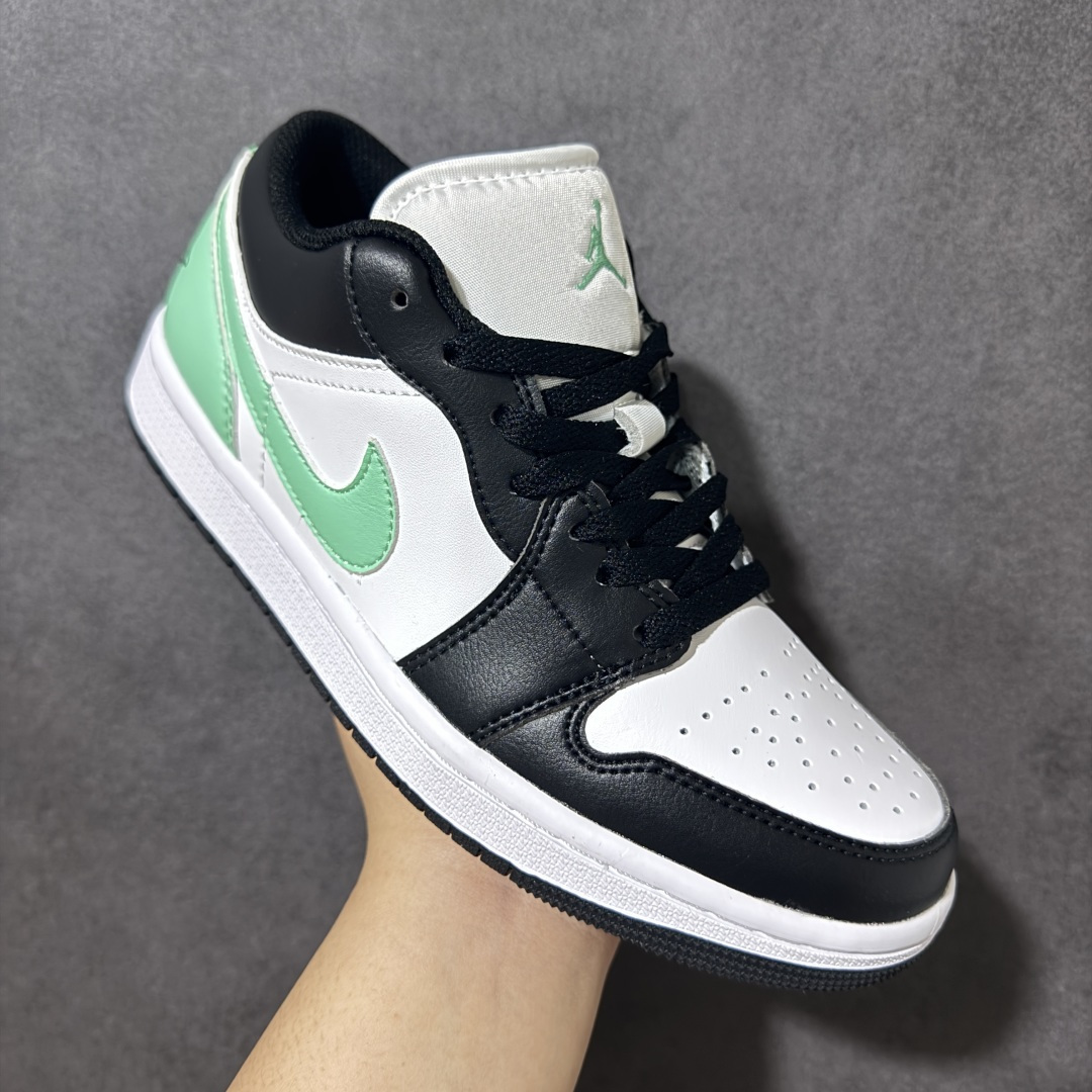 图片[3]-【H11纯原】Nike Air Jordan 1 Low SE AJ1 乔一 舒适贴合 防滑耐磨 低帮 复古篮球鞋 货号：553558-131 尺码：35.5 36 36.5 37.5 38 38.5 39 40 40.5 41 42 42.5 43 44 45 46 47.5 #H11顶级纯原 纯原外贸平台特供订单 #全套原纸板楦头开发 #原厂特供材料配套加持 #确保原汁原味 完美呈现版型 #原档数据独家私模大底 #男女鞋同步官方开发至48.5 #原装进口轻量化鞋垫 #进口港宝加持 后跟自然饱满 还原公司包裹性 #鞋面采用原装数据贴合技术 #全方位贴合包裹脚型 #鞋跟部鞋底牵引设计 #提供强大的抓地性能 #更适应不同实战场地路面-选品中心