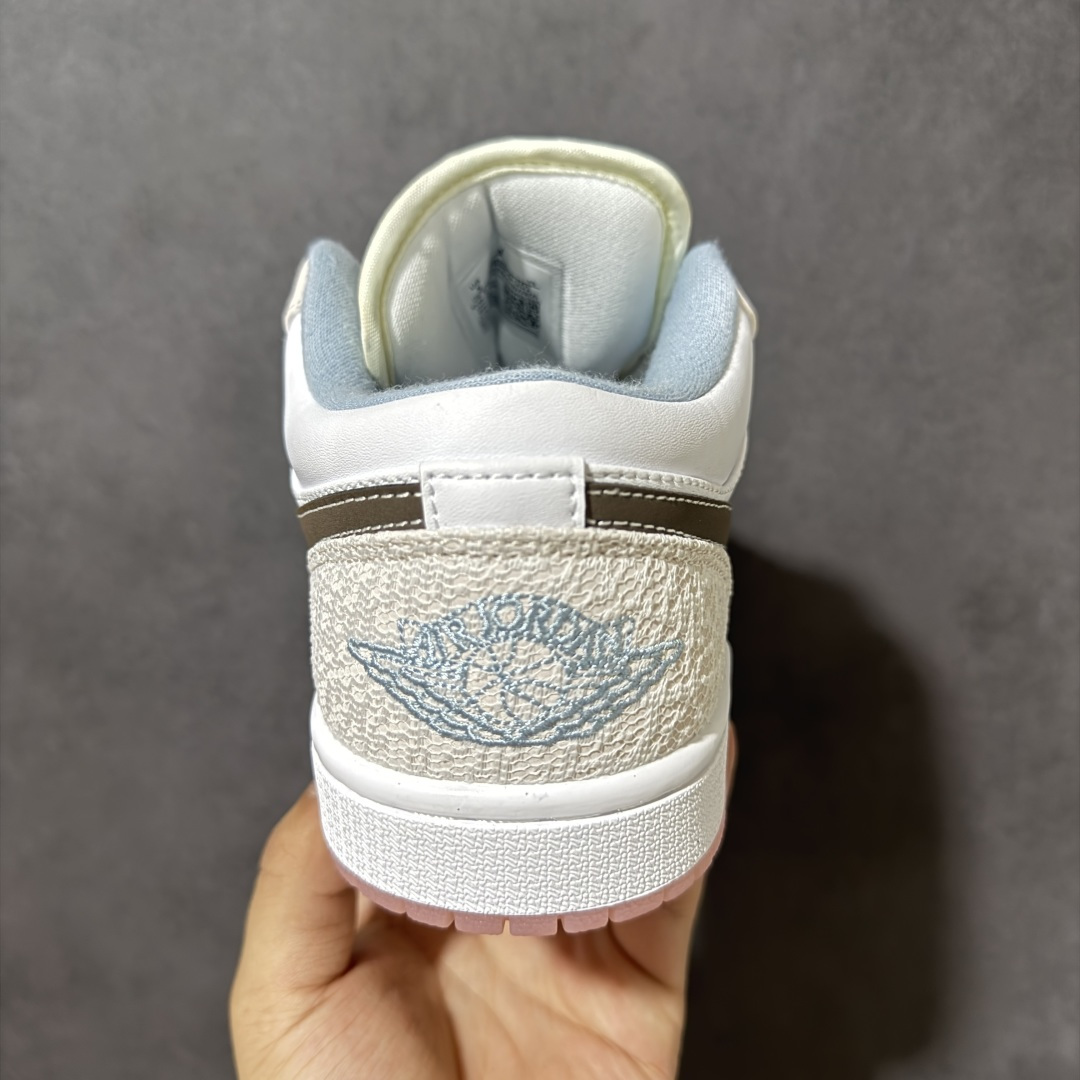 图片[4]-【H11纯原】Nike Air Jordan 1 Low SE AJ1 乔一 舒适贴合 防滑耐磨 低帮 复古篮球鞋 货号：IB8859-101 尺码：35.5 36 36.5 37.5 38 38.5 39 40 40.5 41 42 42.5 43 44 45 46 47.5 #H11顶级纯原 纯原外贸平台特供订单 #全套原纸板楦头开发 #原厂特供材料配套加持 #确保原汁原味 完美呈现版型 #原档数据独家私模大底 #男女鞋同步官方开发至48.5 #原装进口轻量化鞋垫 #进口港宝加持 后跟自然饱满 还原公司包裹性 #鞋面采用原装数据贴合技术 #全方位贴合包裹脚型 #鞋跟部鞋底牵引设计 #提供强大的抓地性能 #更适应不同实战场地路面-选品中心