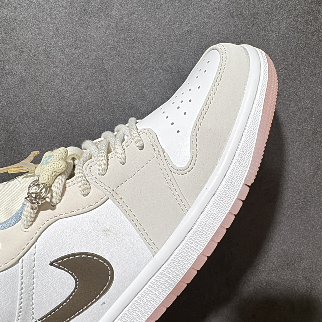 图片[8]-【H11纯原】Nike Air Jordan 1 Low SE AJ1 乔一 舒适贴合 防滑耐磨 低帮 复古篮球鞋 货号：IB8859-101 尺码：35.5 36 36.5 37.5 38 38.5 39 40 40.5 41 42 42.5 43 44 45 46 47.5 #H11顶级纯原 纯原外贸平台特供订单 #全套原纸板楦头开发 #原厂特供材料配套加持 #确保原汁原味 完美呈现版型 #原档数据独家私模大底 #男女鞋同步官方开发至48.5 #原装进口轻量化鞋垫 #进口港宝加持 后跟自然饱满 还原公司包裹性 #鞋面采用原装数据贴合技术 #全方位贴合包裹脚型 #鞋跟部鞋底牵引设计 #提供强大的抓地性能 #更适应不同实战场地路面-选品中心