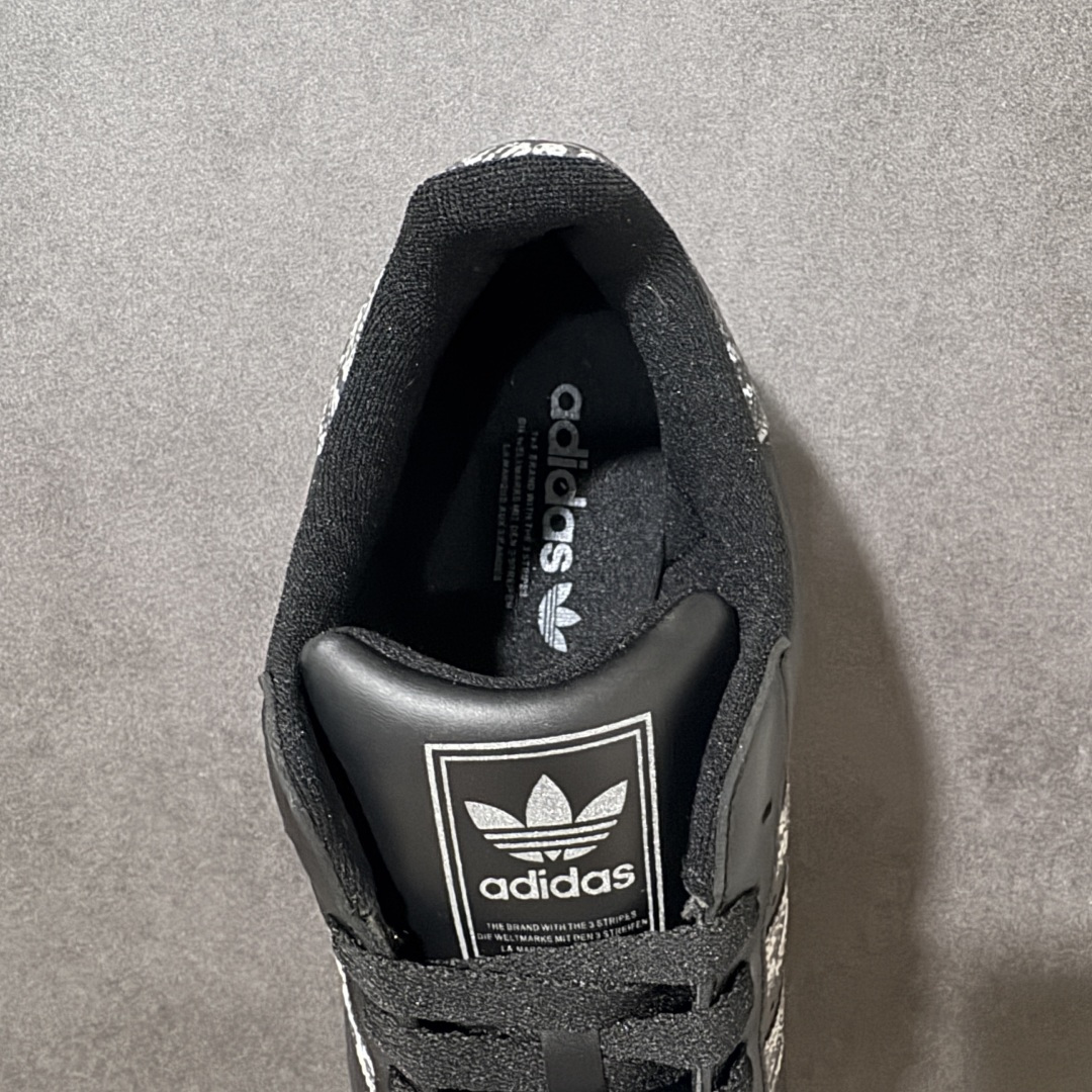 图片[6]-【H11顶级头层版】adidas originals Superstar 2 贝壳头 简约经典 舒适时尚 复古板鞋 男女同款 黑白 货号：JP6058 全新升级版 皮料改进至头层原厂皮 原盒 原底原料 开模打造 原厂织唛鞋标 高精密准度 原楦原纸板开发 匹配原版98%以上 后跟垫棉独家呈现 反口里弧度正确 原厂鞋垫 背胶 后跟电绣针数 与正品一致 原厂皮料 原厂车缝线 质感无敌 皮料切割干净 无任何毛边 清洁度细节完美 进口港宝加持 后跟自然饱满 还原公司包裹性 鞋面采用原装数据贴合技术 全方位贴合包裹脚型 鞋跟部鞋底牵引设计 提供强大的抓地性能 更适应不同实战场地路面 尺码：35.5 36 36.5 37.5 38 38.5 39 40 40.5 41 42 42.5 43 44 45-选品中心