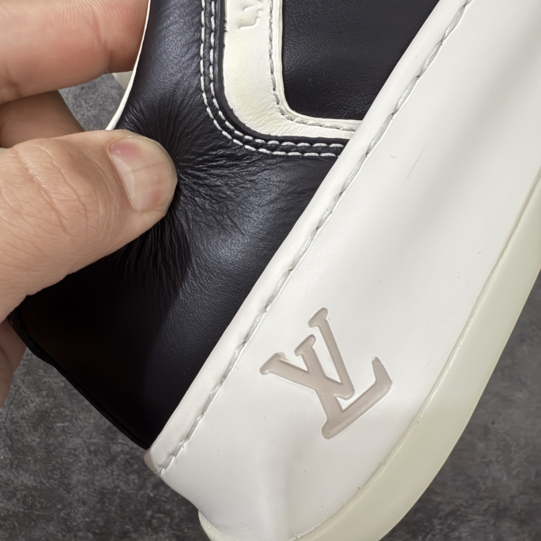 图片[3]-【佛山超a版】LV 路易威登LOUIS VUITTON Tilted Low Sneakers 倾斜系列低帮复古休闲运动文化百搭板鞋 2026早春款板鞋 市场最顶天花板 正确细节 完美版型做工 欢迎对比市场任何品质的货品 广东原产 升级原楦型开发纸版 包装说明书防尘布袋物件(附送官方快递加固牛皮纸外盒!!)#采用Monogram 丹宁布鞋面材质#鞋垫嵌入软脚感EVA物料#后跟耐弯折滴塑支撑片#全新开发TPR光泽组合隔色鞋底❗ 尺码：39 40 41 42 43 44 45-选品中心