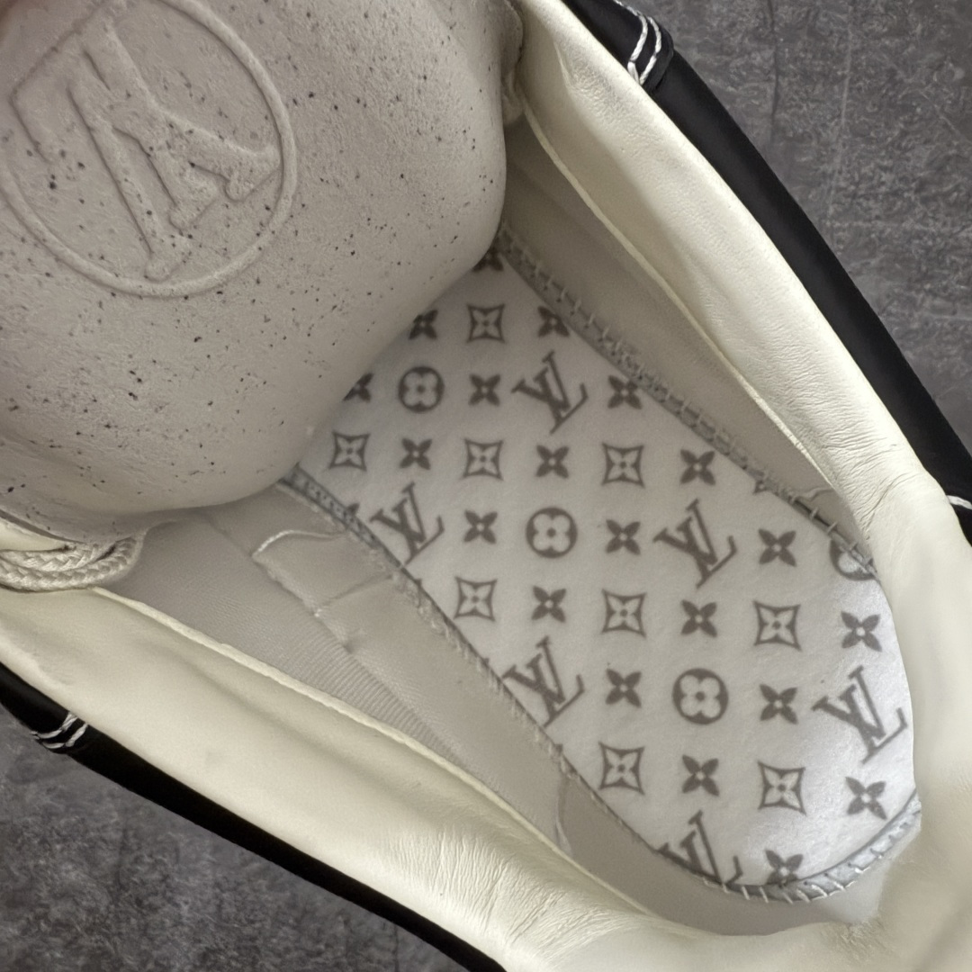 图片[10]-【佛山超a版】LV 路易威登LOUIS VUITTON Tilted Low Sneakers 倾斜系列低帮复古休闲运动文化百搭板鞋 2026早春款板鞋 市场最顶天花板 正确细节 完美版型做工 欢迎对比市场任何品质的货品 广东原产 升级原楦型开发纸版 包装说明书防尘布袋物件(附送官方快递加固牛皮纸外盒!!)#采用Monogram 丹宁布鞋面材质#鞋垫嵌入软脚感EVA物料#后跟耐弯折滴塑支撑片#全新开发TPR光泽组合隔色鞋底❗ 尺码：39 40 41 42 43 44 45-选品中心