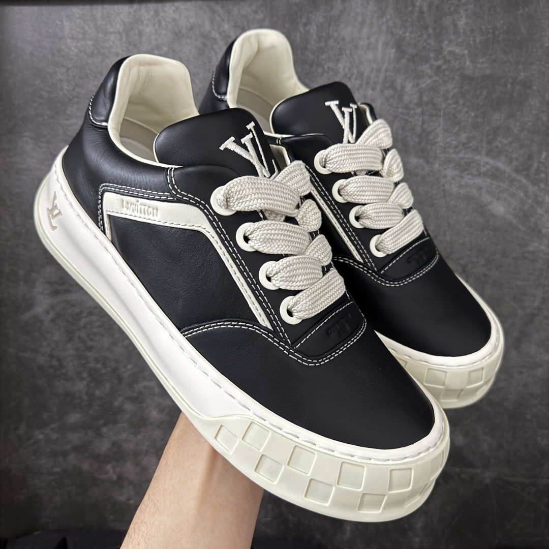 【佛山超a版】LV 路易威登LOUIS VUITTON Tilted Low Sneakers 倾斜系列低帮复古休闲运动文化百搭板鞋 2026早春款板鞋 市场最顶天花板 正确细节 完美版型做工 欢迎对比市场任何品质的货品 广东原产 升级原楦型开发纸版 包装说明书防尘布袋物件(附送官方快递加固牛皮纸外盒!!)#采用Monogram 丹宁布鞋面材质#鞋垫嵌入软脚感EVA物料#后跟耐弯折滴塑支撑片#全新开发TPR光泽组合隔色鞋底❗ 尺码：39 40 41 42 43 44 45-选品中心