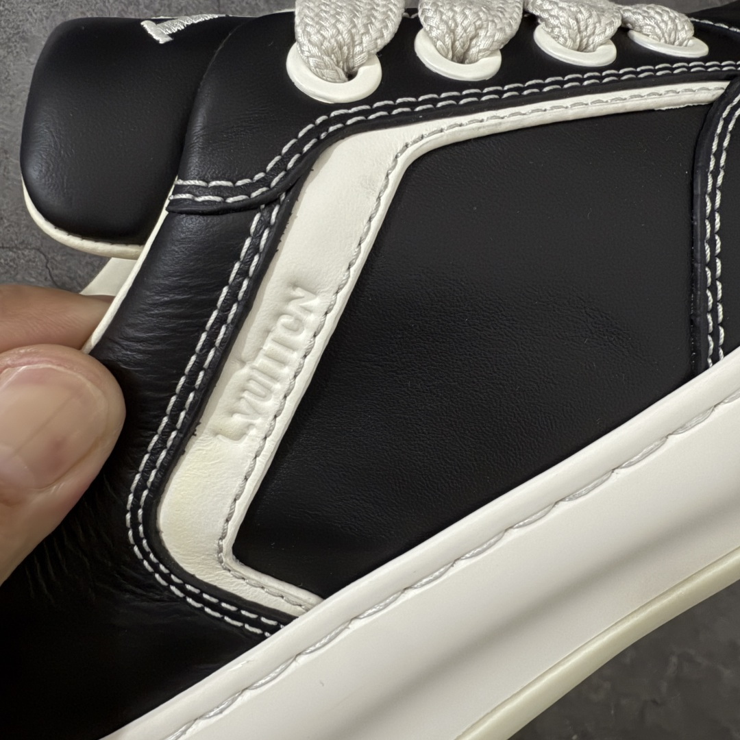 图片[4]-【佛山超a版】LV 路易威登LOUIS VUITTON Tilted Low Sneakers 倾斜系列低帮复古休闲运动文化百搭板鞋 2026早春款板鞋 市场最顶天花板 正确细节 完美版型做工 欢迎对比市场任何品质的货品 广东原产 升级原楦型开发纸版 包装说明书防尘布袋物件(附送官方快递加固牛皮纸外盒!!)#采用Monogram 丹宁布鞋面材质#鞋垫嵌入软脚感EVA物料#后跟耐弯折滴塑支撑片#全新开发TPR光泽组合隔色鞋底❗ 尺码：39 40 41 42 43 44 45-选品中心