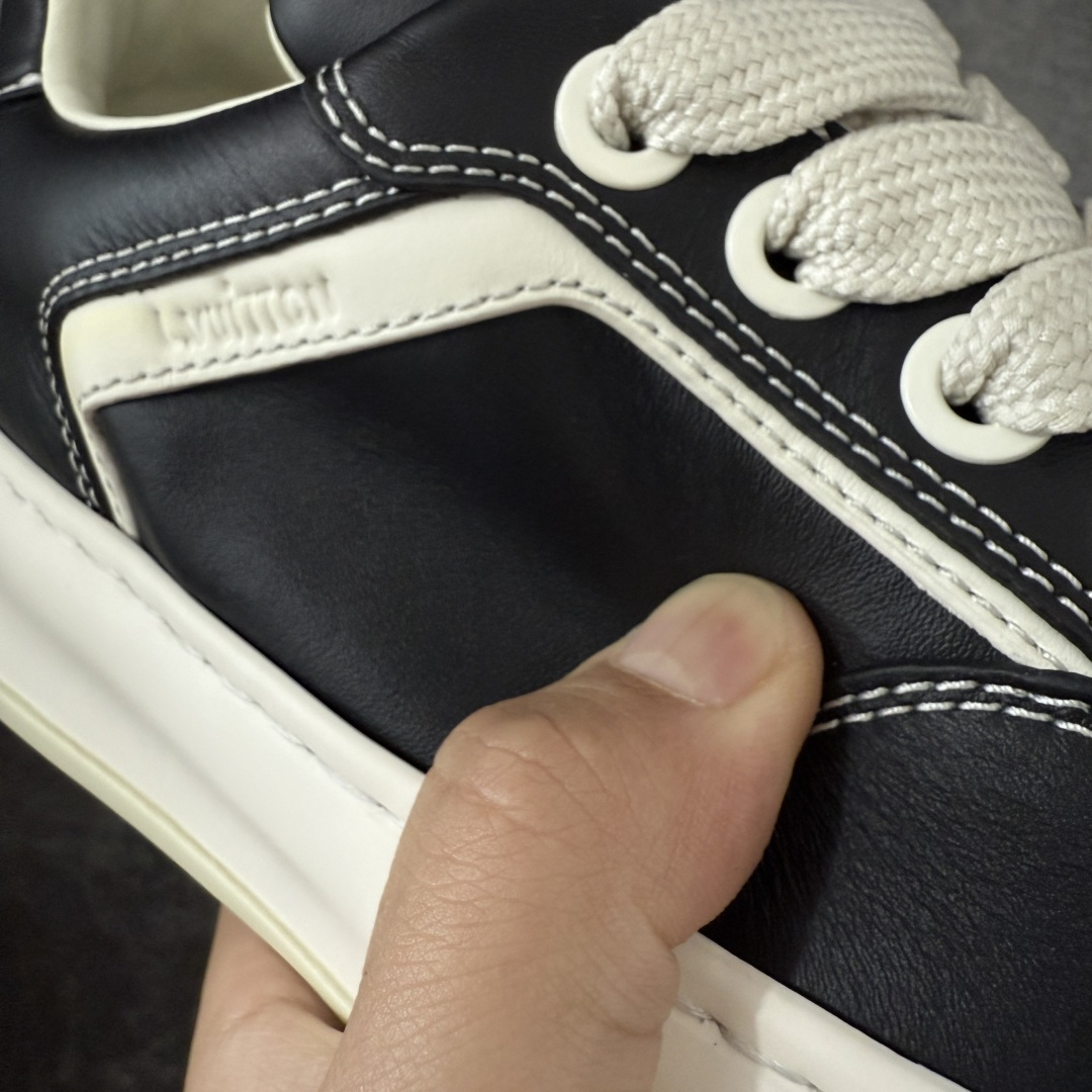 图片[5]-【佛山超a版】LV 路易威登LOUIS VUITTON Tilted Low Sneakers 倾斜系列低帮复古休闲运动文化百搭板鞋 2026早春款板鞋 市场最顶天花板 正确细节 完美版型做工 欢迎对比市场任何品质的货品 广东原产 升级原楦型开发纸版 包装说明书防尘布袋物件(附送官方快递加固牛皮纸外盒!!)#采用Monogram 丹宁布鞋面材质#鞋垫嵌入软脚感EVA物料#后跟耐弯折滴塑支撑片#全新开发TPR光泽组合隔色鞋底❗ 尺码：39 40 41 42 43 44 45-选品中心