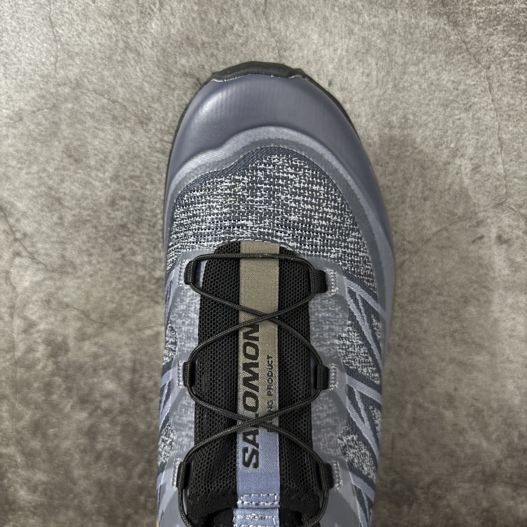 图片[5]-【巅峰版】 Salomon XT-6 灰蓝色 萨洛蒙复古潮流户外机能登山跑鞋 478739 纯原外贸平台特供订单 耗时半年巨作 全套原纸板楦头开发 原厂特供网布配套加持 确保原汁原味 完美呈现版型 原档数据独家私模五层组合大底 原装Ortholite轻量化鞋垫 中底布带钢印编号 原厂TPU锁扣 进口港宝加持 后跟自然饱满 还原公司包裹性 鞋面以“锯齿”状的包裹系统呈现 在基色底之下加入了各种色点缀 将公司的最新技术和时尚前卫的造型融入耐用的长跑款式中 鞋面由 TPU 薄膜制成 并焊接在高耐磨网眼上 使其既时尚又坚固 由 ACS底盘支撑 可增强稳定性和支撑力 以及由橡胶凸耳 Contragrip外底覆盖的 EVA 缓冲中底 旨在应对崎岖的地形 鞋舌上的彩色Salomon 标签、Quicklace 系统以及鞋头、鞋舌和鞋跟上的附加品牌使细节更加完美 让穿着者可以轻松驾驭户外与通勤下的任何运动生活场景 无缝鞋身户外随意纵横 颜值与脚感兼备 出街通勤 绝对非常吸睛 你值得拥有 尺码：36 36.5 37.5 38 38.5 39 40 40.5 41 42 42.5 43 44 44.5 45-选品中心