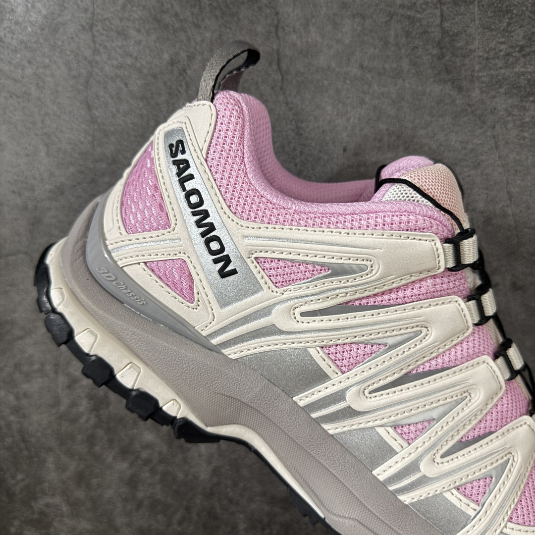 图片[7]-【纯原M版】SALOMON萨洛蒙 × atoms pink XA PRO 3D 樱花 百搭舒适 低帮 户外功能鞋 男女同款 粉灰色 479886 纯原外贸平台特供订 全套原纸板楦头开发 原厂特供网布配套加持 确保原汁原味 完美呈现版型 原档数据独家私模五层组合大底 男女鞋同步官方开发 原装Ortholite轻量化鞋垫 中底布带钢印编号 原厂TPU锁扣 进口港宝加持 后跟自然饱满 还原公司包裹性 鞋面采用SENSIFT贴合技术 全方位贴合包裹脚型 鞋跟部鞋底牵引设计 提供强大的抓地性能 更适应野外崎岖不平的道路 其3D ADVANCED CHASSIS底盘 材料轻量大化 钉齿设计更具稳定性 防护性 鞋底易磨损区运用CONTAGRIP高耐磨材料 应对城市硬质路面长距离跑考验 尺码：36 36.5 37.5 38 38.5 39 40 40.5 41 42 42.5 43 44 44.5 45-选品中心