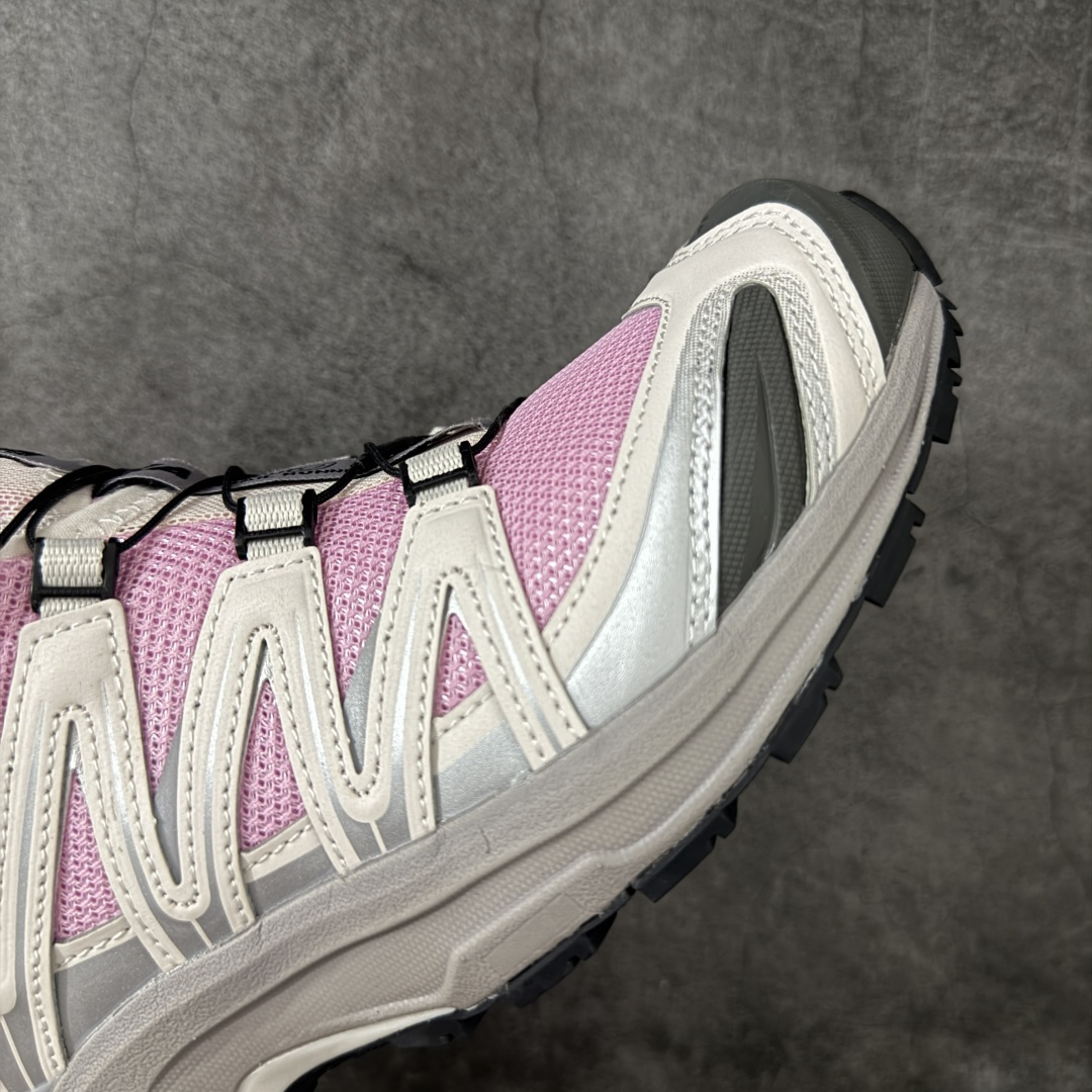 图片[6]-【Goat版】SALOMON萨洛蒙 × atoms pink XA PRO 3D 樱花 百搭舒适 低帮 户外功能鞋 男女同款 粉灰色 479886 纯原外贸平台特供订 全套原纸板楦头开发 原厂特供网布配套加持 确保原汁原味 完美呈现版型 原档数据独家私模五层组合大底 男女鞋同步官方开发 原装Ortholite轻量化鞋垫 中底布带钢印编号 原厂TPU锁扣 进口港宝加持 后跟自然饱满 还原公司包裹性 鞋面采用SENSIFT贴合技术 全方位贴合包裹脚型 鞋跟部鞋底牵引设计 提供强大的抓地性能 更适应野外崎岖不平的道路 其3D ADVANCED CHASSIS底盘 材料轻量大化 钉齿设计更具稳定性 防护性 鞋底易磨损区运用CONTAGRIP高耐磨材料 应对城市硬质路面长距离跑考验 尺码：36 36.5 37.5 38 38.5 39 40 40.5 41 42 42.5 43 44 44.5 45 46-选品中心