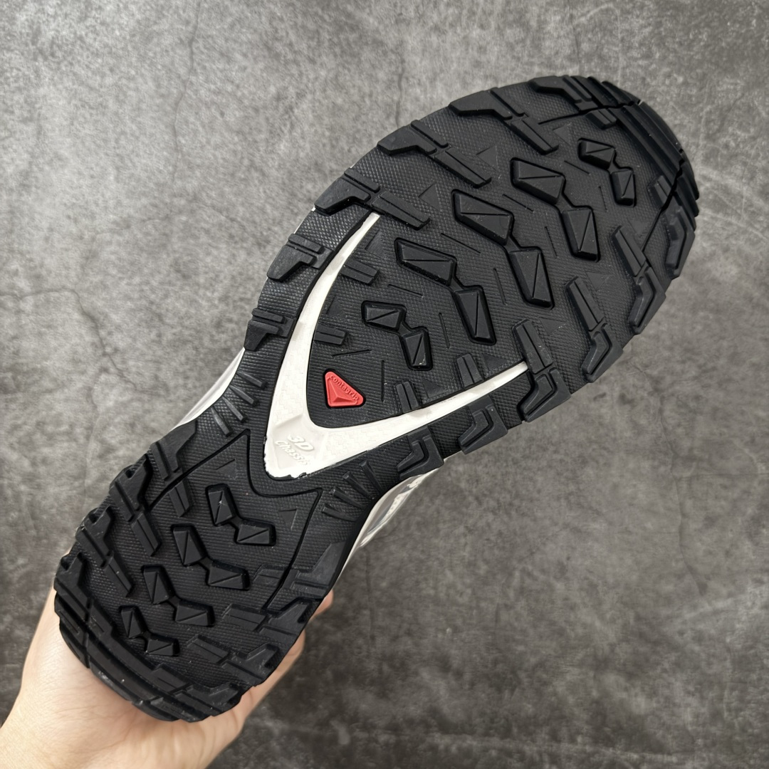 图片[9]-【Goat版】SALOMON萨洛蒙 × atoms pink XA PRO 3D 樱花 百搭舒适 低帮 户外功能鞋 男女同款 粉灰色 479886 纯原外贸平台特供订 全套原纸板楦头开发 原厂特供网布配套加持 确保原汁原味 完美呈现版型 原档数据独家私模五层组合大底 男女鞋同步官方开发 原装Ortholite轻量化鞋垫 中底布带钢印编号 原厂TPU锁扣 进口港宝加持 后跟自然饱满 还原公司包裹性 鞋面采用SENSIFT贴合技术 全方位贴合包裹脚型 鞋跟部鞋底牵引设计 提供强大的抓地性能 更适应野外崎岖不平的道路 其3D ADVANCED CHASSIS底盘 材料轻量大化 钉齿设计更具稳定性 防护性 鞋底易磨损区运用CONTAGRIP高耐磨材料 应对城市硬质路面长距离跑考验 尺码：36 36.5 37.5 38 38.5 39 40 40.5 41 42 42.5 43 44 44.5 45 46-选品中心