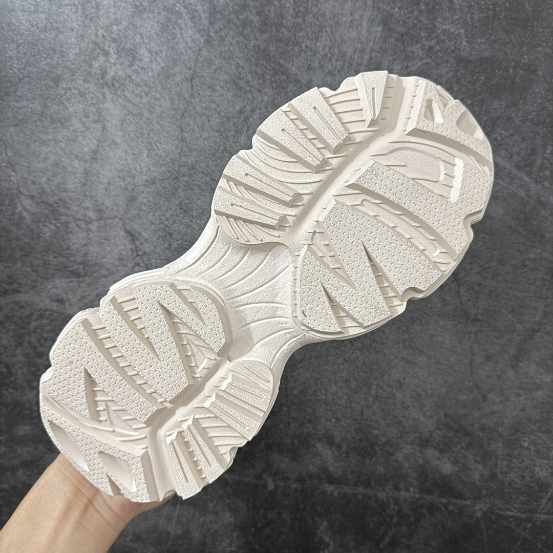 图片[9]-【纯原订单】MLB Winner Chunky 25新款 NY百搭舒适休闲潮流运动厚底增高 防滑耐磨 低帮 老爹鞋 男女同款 银色 潮流厚底时尚街头赛博老爹鞋 MLB官方同步出货 虞书欣等众多潮流明星同款 高弹双层MD大底 原楦原档案数据开发版型（完美鞋头弧度/后套收口效果🆚市面文案版本‼️） 原厂立体填充鞋舌海绵 中底注胶孔原数据开发模具大底原厂转印标市面上唯一纯原版本 原材料打造 内增高6cm 原厂1：1模具开发 原厂进口纳米材质 原盒雷射防伪标包装 天猫订单品质 官网尺码：35 36 36.5 37.5 38 38.5 39 40 40.5 41 42 42.5 43 44 45-选品中心