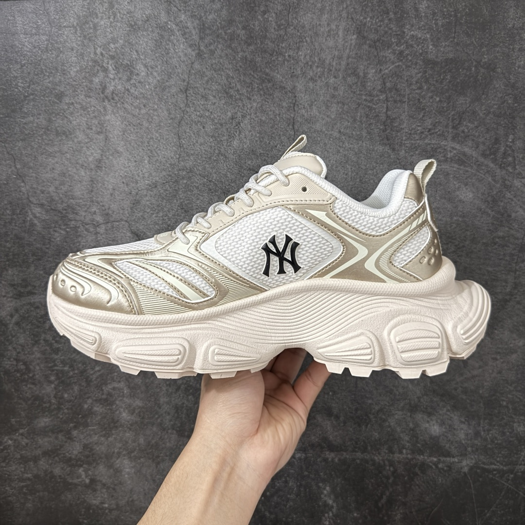 图片[2]-【纯原订单】MLB Winner Chunky 25新款 NY百搭舒适休闲潮流运动厚底增高 防滑耐磨 低帮 老爹鞋 男女同款 银色 潮流厚底时尚街头赛博老爹鞋 MLB官方同步出货 虞书欣等众多潮流明星同款 高弹双层MD大底 原楦原档案数据开发版型（完美鞋头弧度/后套收口效果🆚市面文案版本‼️） 原厂立体填充鞋舌海绵 中底注胶孔原数据开发模具大底原厂转印标市面上唯一纯原版本 原材料打造 内增高6cm 原厂1：1模具开发 原厂进口纳米材质 原盒雷射防伪标包装 天猫订单品质 官网尺码：35 36 36.5 37.5 38 38.5 39 40 40.5 41 42 42.5 43 44 45-选品中心