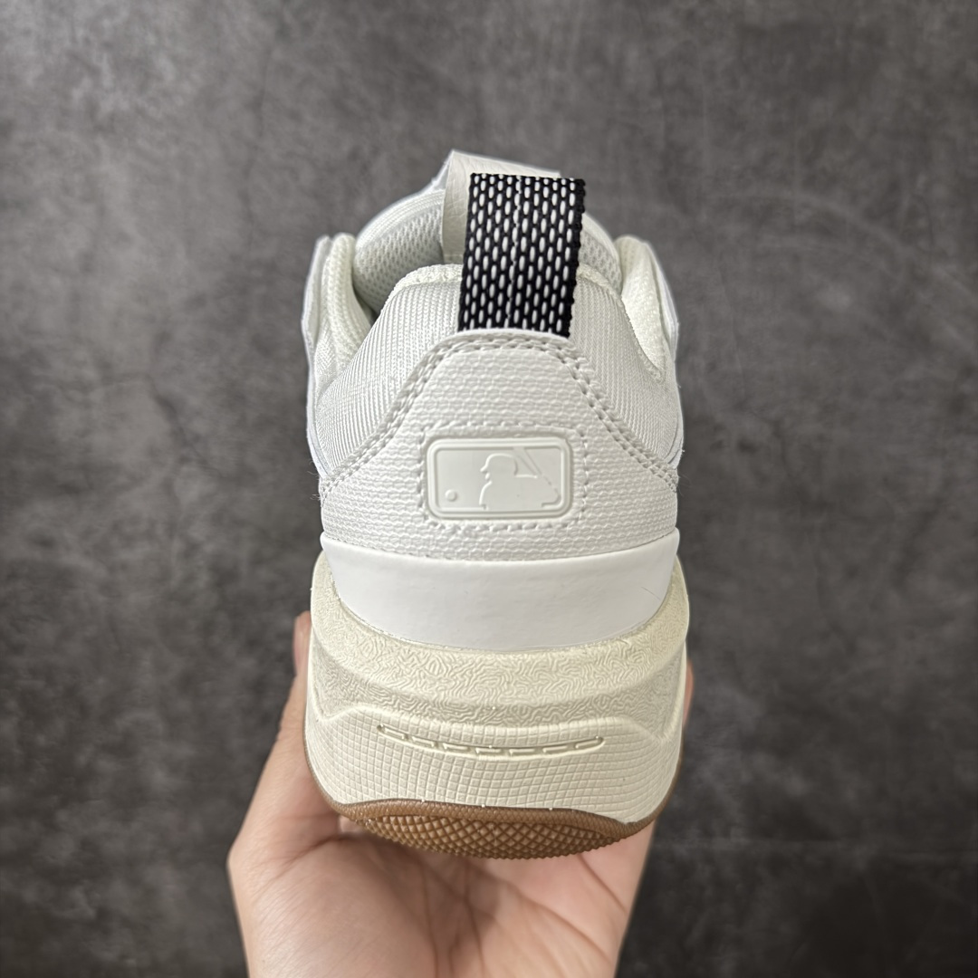 图片[4]-【纯原升级版】韩国洋基队NY大标潮流老爹鞋 MLB小白鞋市面上唯一顶级纯原版本 原材料打造 原楦原档案数据开发版型 完美鞋头弧度/后套收口效果🆚市面文案版本‼️ 原厂立体填充鞋舌海绵 中底注胶孔原数据开发模具大底 原厂转印标 保证不掉字 内增高6cm 原厂1：1模具开发 原厂进口纳米材质 原厂 全套手提袋 原盒雷射防伪标包装 天猫订单品质 官网尺码35-45-选品中心