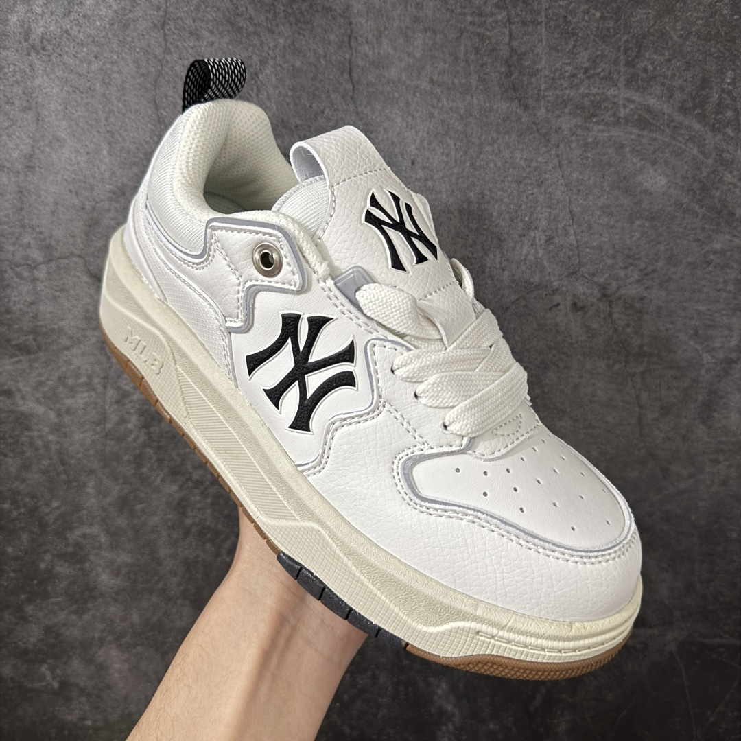 图片[3]-【纯原升级版】韩国洋基队NY大标潮流老爹鞋 MLB小白鞋市面上唯一顶级纯原版本 原材料打造 原楦原档案数据开发版型 完美鞋头弧度/后套收口效果🆚市面文案版本‼️ 原厂立体填充鞋舌海绵 中底注胶孔原数据开发模具大底 原厂转印标 保证不掉字 内增高6cm 原厂1：1模具开发 原厂进口纳米材质 原厂 全套手提袋 原盒雷射防伪标包装 天猫订单品质 官网尺码35-45-选品中心