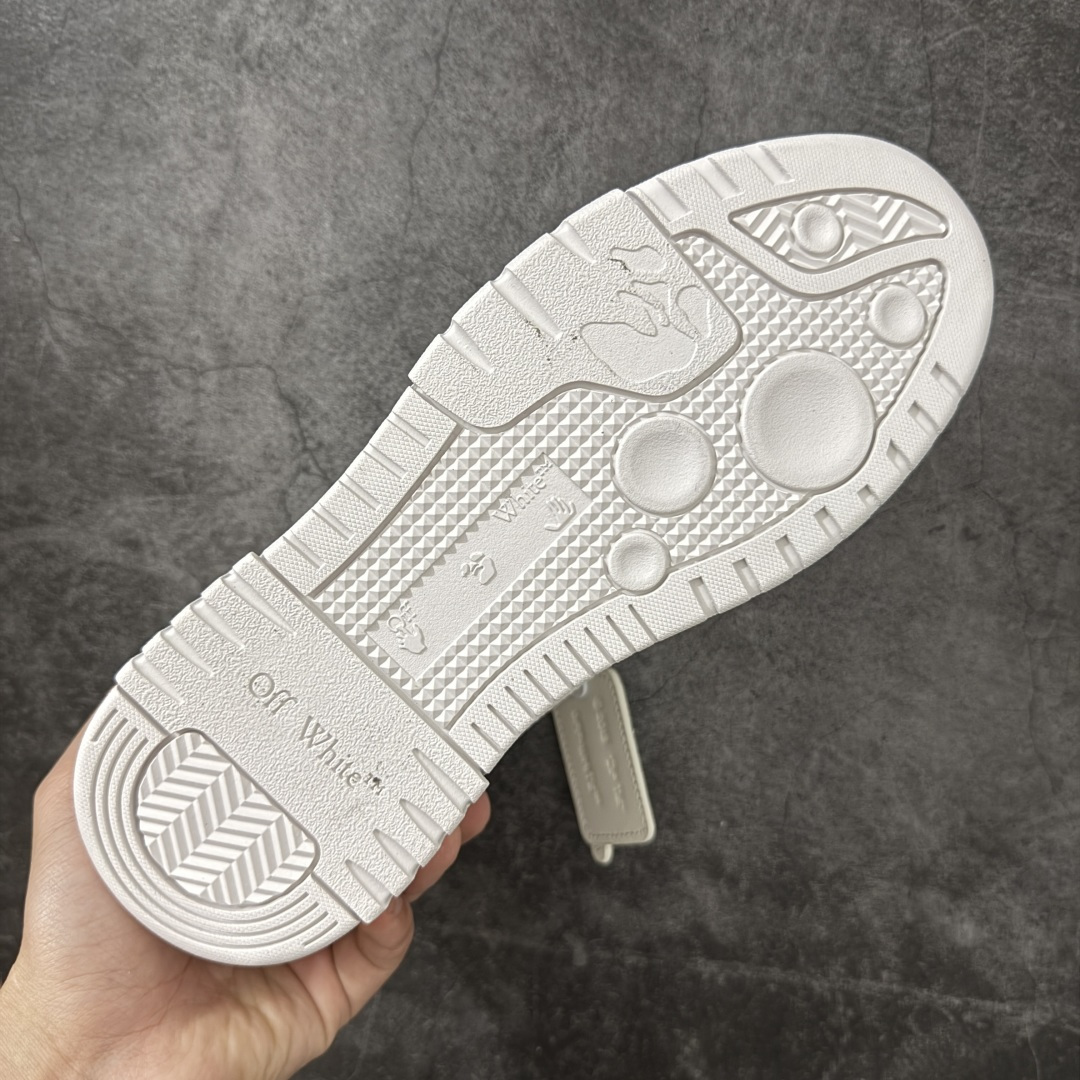 图片[9]-【纯原版】OFF-WHITE Out Of Office OW低帮时尚板鞋 白绿 杨幂同款 由经典配色打造 箭头符号、ZipTie 标签、1ogo印花等经典元素皆在此呈现 让人一眼明了 Off-White 的潮流身份 单品以黑白配色皮质制成 饰有品牌标志性 zip Tie 束线带吊牌 侧面饰有 Arrows 图案 展现出品牌对街头风格的偏爱 原厂原档案开发 原盒原标原厂头层皮料 官方原版设计 做工细节全方位对比原鞋 尺码：36 37 38 39 40 41 42 43 44 45 46 47-选品中心