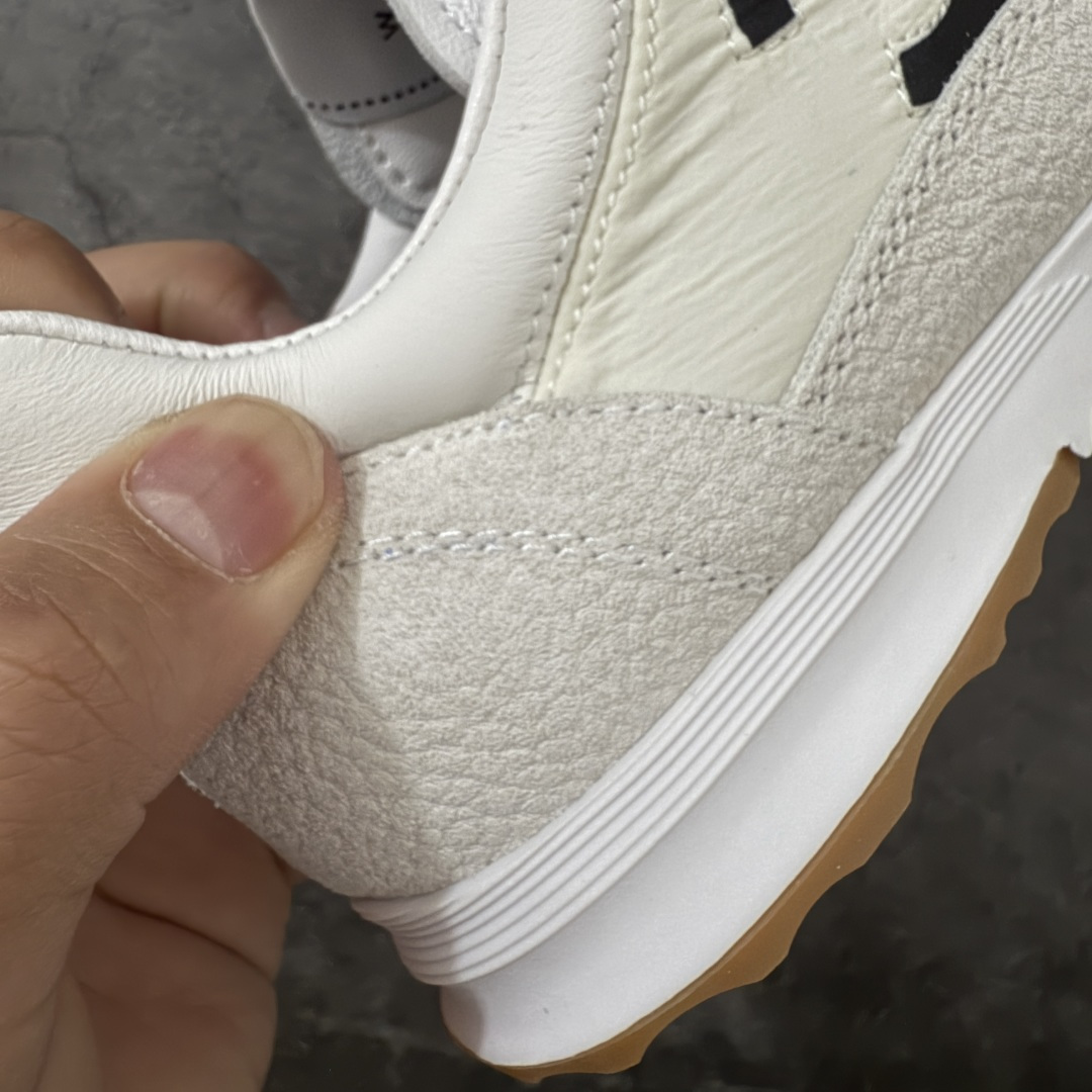 图片[3]-【渠道顶级礼盒】CHANEL香奈儿 26P 麂皮 厚底系带 低帮 生活休闲鞋熊猫鞋 1cm 女款 白色 2026ss火爆熊猫鞋配色 厚底休闲运动鞋板鞋同步 非常火爆 非常难买的一款鞋 全网最火的厚底熊猫 鞋 可想而知控不可错过的 颜值与舒适并存的 简约百搭小白鞋 厚底增高超级百搭，闭眼入谁穿谁好看 鞋面：牛仔布 内里：羊皮 大底：原版橡胶发泡大底 尺码：35 36 37 38 39 40-选品中心