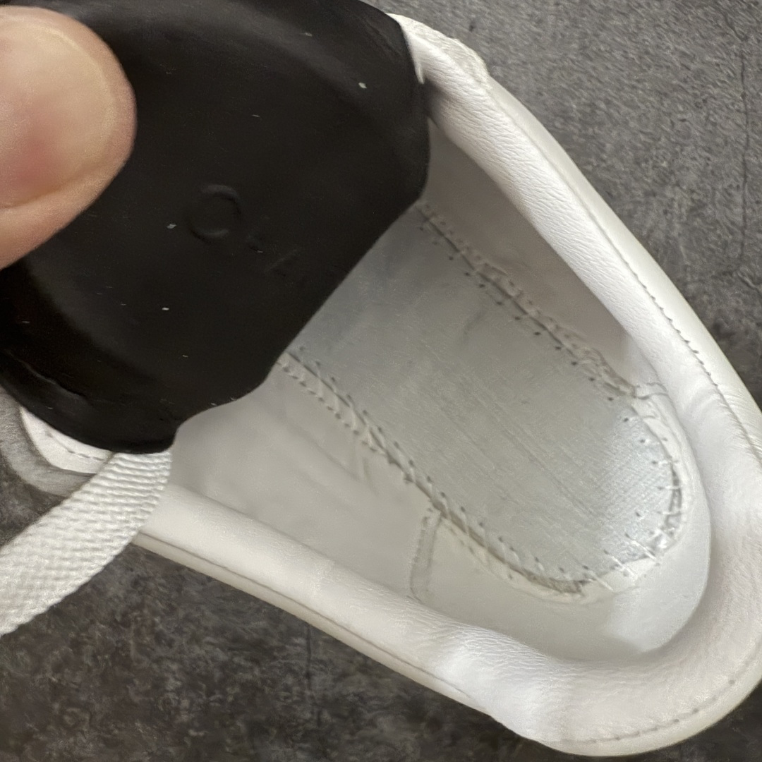 图片[8]-【渠道顶级礼盒】CHANEL香奈儿 26P 麂皮 厚底系带 低帮 生活休闲鞋熊猫鞋 1cm 女款 白色 2026ss火爆熊猫鞋配色 厚底休闲运动鞋板鞋同步 非常火爆 非常难买的一款鞋 全网最火的厚底熊猫 鞋 可想而知控不可错过的 颜值与舒适并存的 简约百搭小白鞋 厚底增高超级百搭，闭眼入谁穿谁好看 鞋面：牛仔布 内里：羊皮 大底：原版橡胶发泡大底 尺码：35 36 37 38 39 40-选品中心