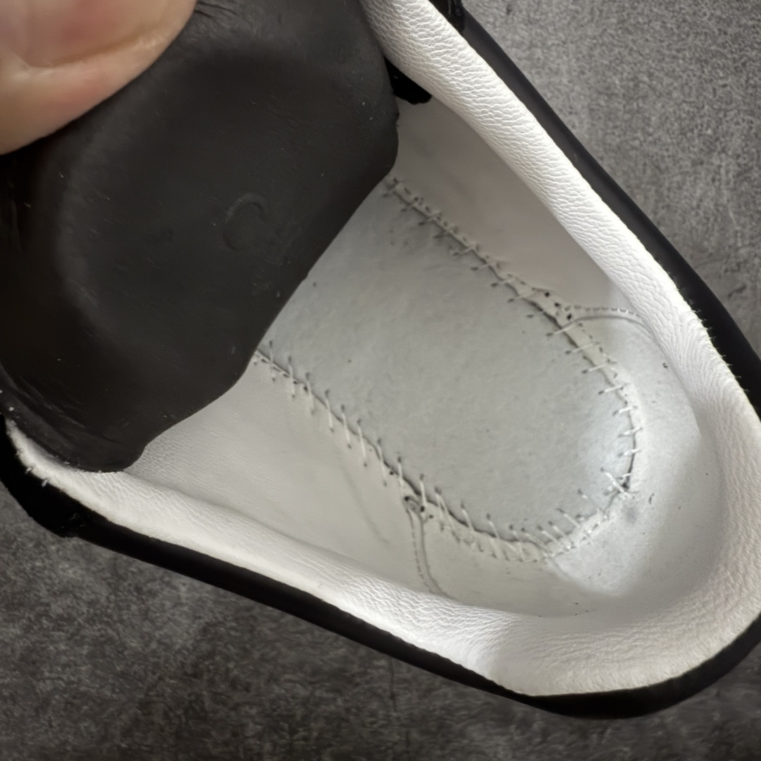 图片[8]-【渠道顶级礼盒】CHANEL香奈儿 26P 麂皮 厚底系带 低帮 生活休闲鞋熊猫鞋 1cm 女款 白色 2026ss火爆熊猫鞋配色 厚底休闲运动鞋板鞋同步 非常火爆 非常难买的一款鞋 全网最火的厚底熊猫 鞋 可想而知控不可错过的 颜值与舒适并存的 简约百搭小白鞋 厚底增高超级百搭，闭眼入谁穿谁好看 鞋面：牛仔布 内里：羊皮 大底：原版橡胶发泡大底 尺码：35 36 37 38 39 40-选品中心