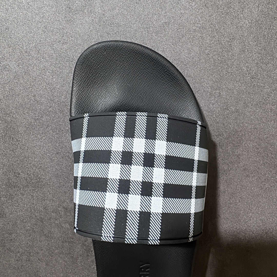 图片[5]-【广东纯原版】Burberry 巴宝莉经典夏日沙滩拖鞋 ⛱️度假系列，适合去海边穿的一款拖鞋～ 不管你去三亚巴厘岛还是日常穿，都可。夏天绝对少不了的一款拖鞋 尺码：38-45-选品中心