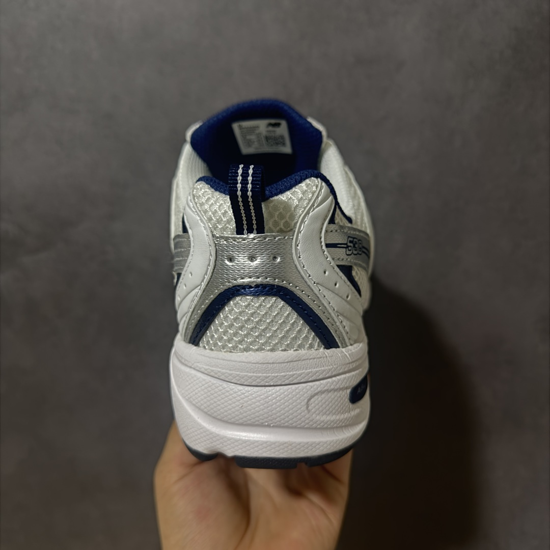 图片[4]-【公司级】】New Balance NB530 新百伦复古透气跑步鞋 以皮革为主的人气轮廓 以极具复古风范的跑鞋外观呈现 设计上全鞋以简约清爽的纯白色作基底 鞋身覆盖大面积织物网眼材质 并于鞋头、鞋带孔眼片等细节处点缀对比鲜明的反光银镀层凸显 鞋舌、侧身等位置则辅以一贯的「N」字标志和品牌徽标彰显身份 最后通过搭载的 ABZORB 缓震中底完善整体造型 货号：MR530SD 尺码：36-45带半码-选品中心