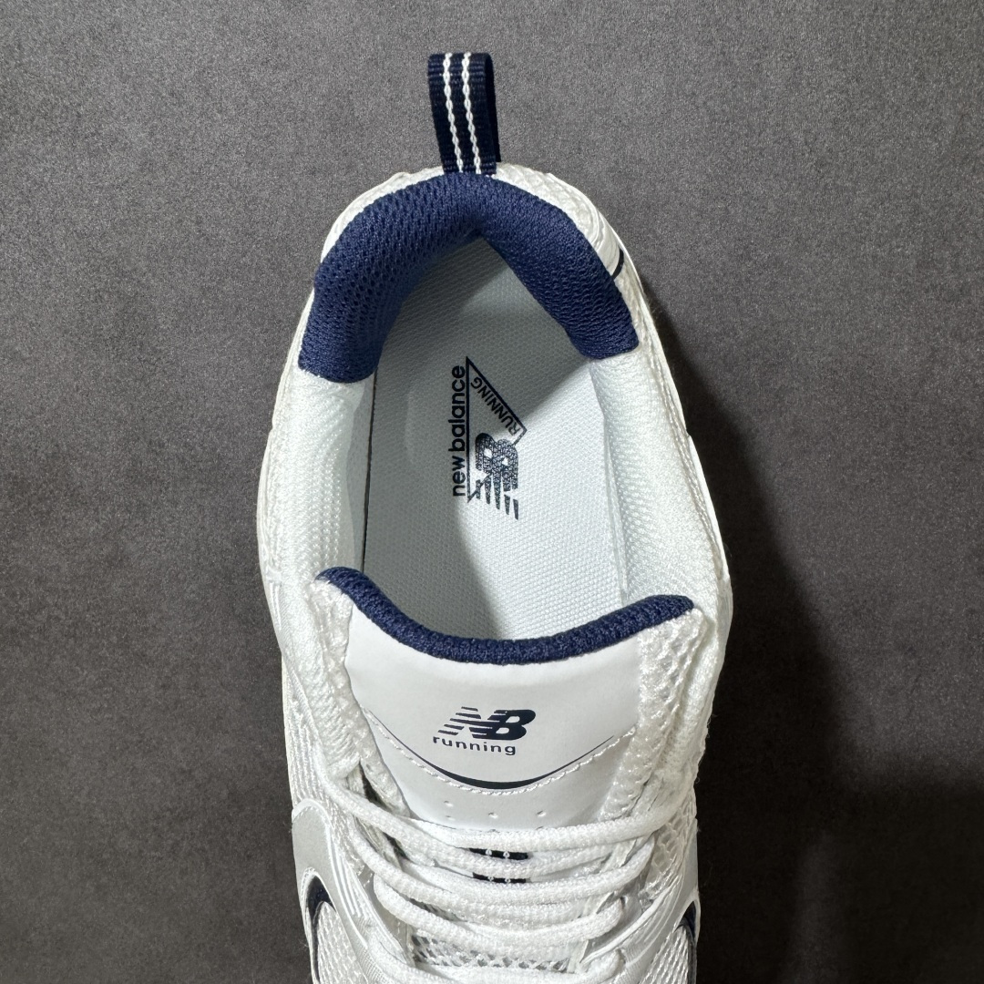 图片[6]-【公司级】】New Balance NB530 新百伦复古透气跑步鞋 以皮革为主的人气轮廓 以极具复古风范的跑鞋外观呈现 设计上全鞋以简约清爽的纯白色作基底 鞋身覆盖大面积织物网眼材质 并于鞋头、鞋带孔眼片等细节处点缀对比鲜明的反光银镀层凸显 鞋舌、侧身等位置则辅以一贯的「N」字标志和品牌徽标彰显身份 最后通过搭载的 ABZORB 缓震中底完善整体造型 货号：MR530SD 尺码：36-45带半码-选品中心