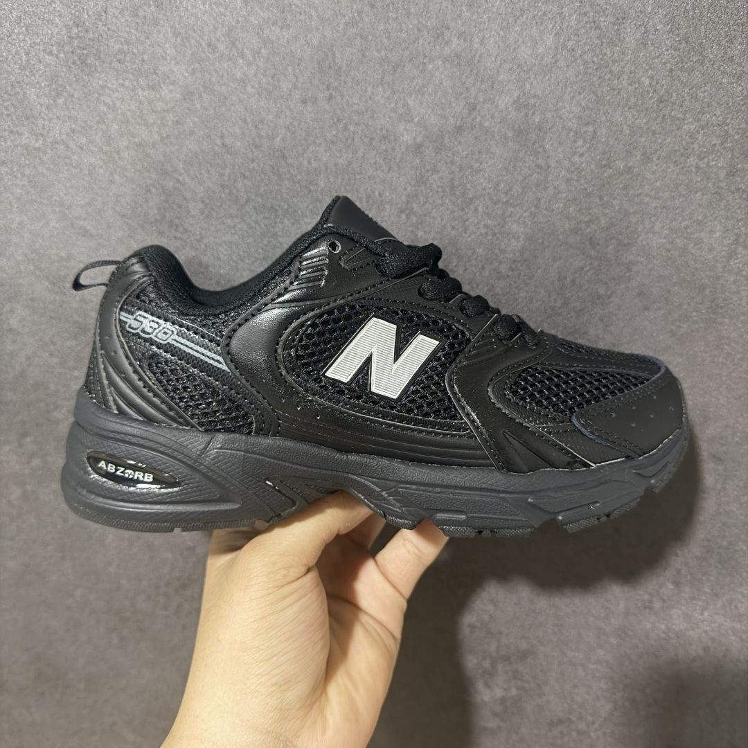 图片[7]-【公司级】】New Balance NB530 新百伦复古透气跑步鞋 以皮革为主的人气轮廓 以极具复古风范的跑鞋外观呈现 设计上全鞋以简约清爽的纯白色作基底 鞋身覆盖大面积织物网眼材质 并于鞋头、鞋带孔眼片等细节处点缀对比鲜明的反光银镀层凸显 鞋舌、侧身等位置则辅以一贯的「N」字标志和品牌徽标彰显身份 最后通过搭载的 ABZORB 缓震中底完善整体造型 货号：MR530SD 尺码：36-45带半码-选品中心