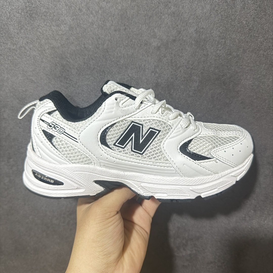 图片[5]-【公司级】】New Balance NB530 新百伦复古透气跑步鞋 以皮革为主的人气轮廓 以极具复古风范的跑鞋外观呈现 设计上全鞋以简约清爽的纯白色作基底 鞋身覆盖大面积织物网眼材质 并于鞋头、鞋带孔眼片等细节处点缀对比鲜明的反光银镀层凸显 鞋舌、侧身等位置则辅以一贯的「N」字标志和品牌徽标彰显身份 最后通过搭载的 ABZORB 缓震中底完善整体造型 货号：MR530SD 尺码：36-45带半码-选品中心