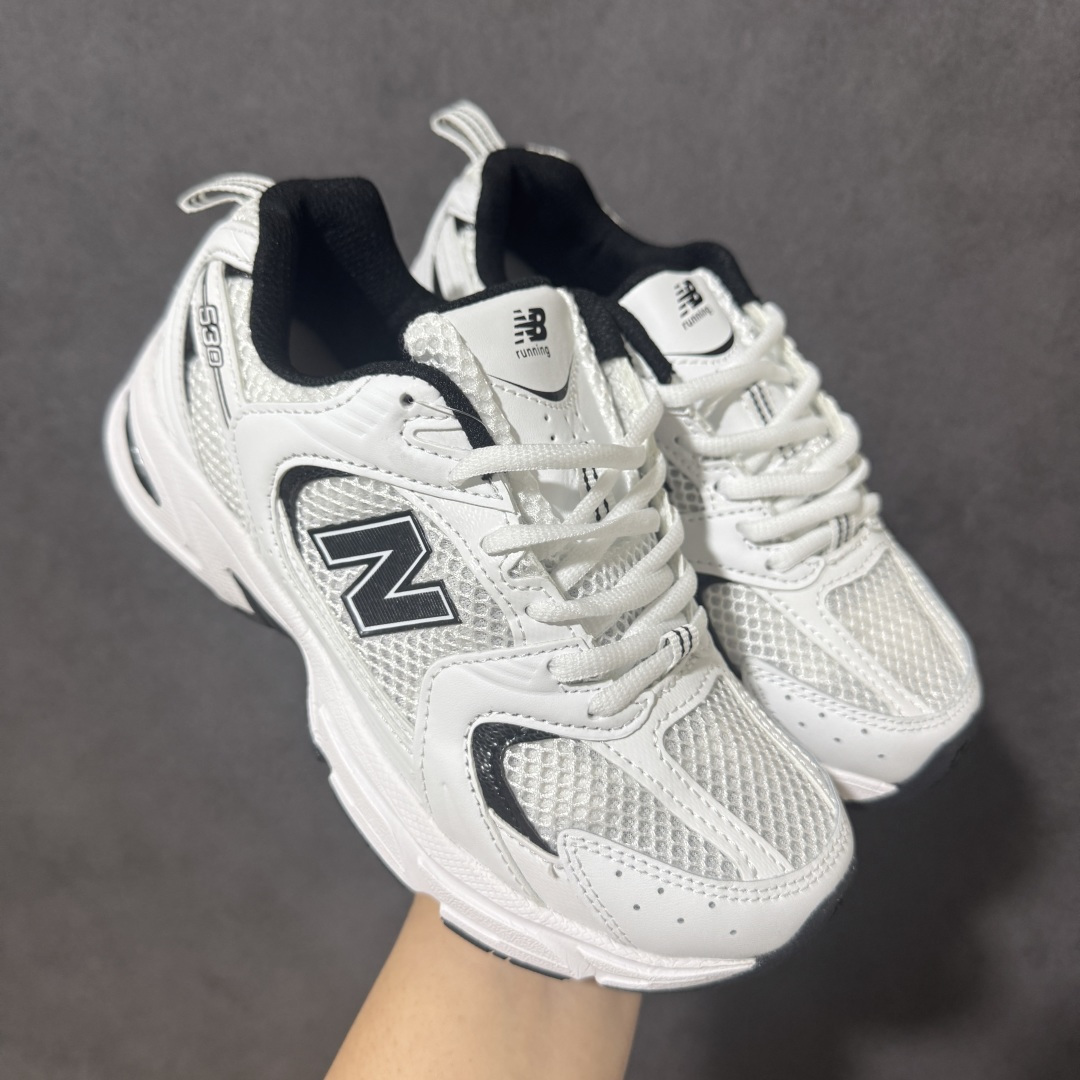 图片[5]-【公司级】】New Balance NB530 新百伦复古透气跑步鞋 以皮革为主的人气轮廓 以极具复古风范的跑鞋外观呈现 设计上全鞋以简约清爽的纯白色作基底 鞋身覆盖大面积织物网眼材质 并于鞋头、鞋带孔眼片等细节处点缀对比鲜明的反光银镀层凸显 鞋舌、侧身等位置则辅以一贯的「N」字标志和品牌徽标彰显身份 最后通过搭载的 ABZORB 缓震中底完善整体造型 货号：MR530SD 尺码：36-45带半码-选品中心