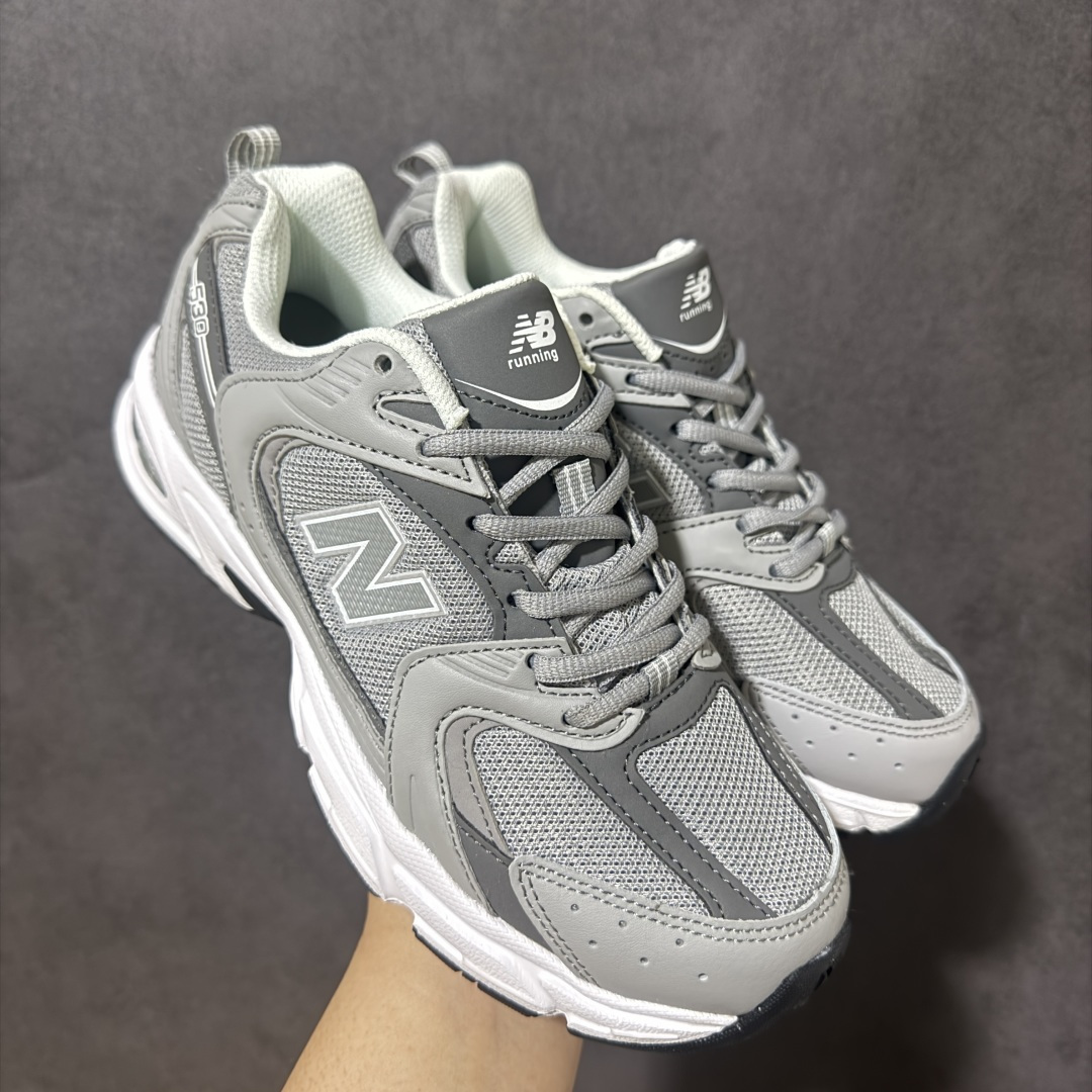 图片[11]-【公司级】】New Balance NB530 新百伦复古透气跑步鞋 以皮革为主的人气轮廓 以极具复古风范的跑鞋外观呈现 设计上全鞋以简约清爽的纯白色作基底 鞋身覆盖大面积织物网眼材质 并于鞋头、鞋带孔眼片等细节处点缀对比鲜明的反光银镀层凸显 鞋舌、侧身等位置则辅以一贯的「N」字标志和品牌徽标彰显身份 最后通过搭载的 ABZORB 缓震中底完善整体造型 货号：MR530SD 尺码：36-45带半码-选品中心