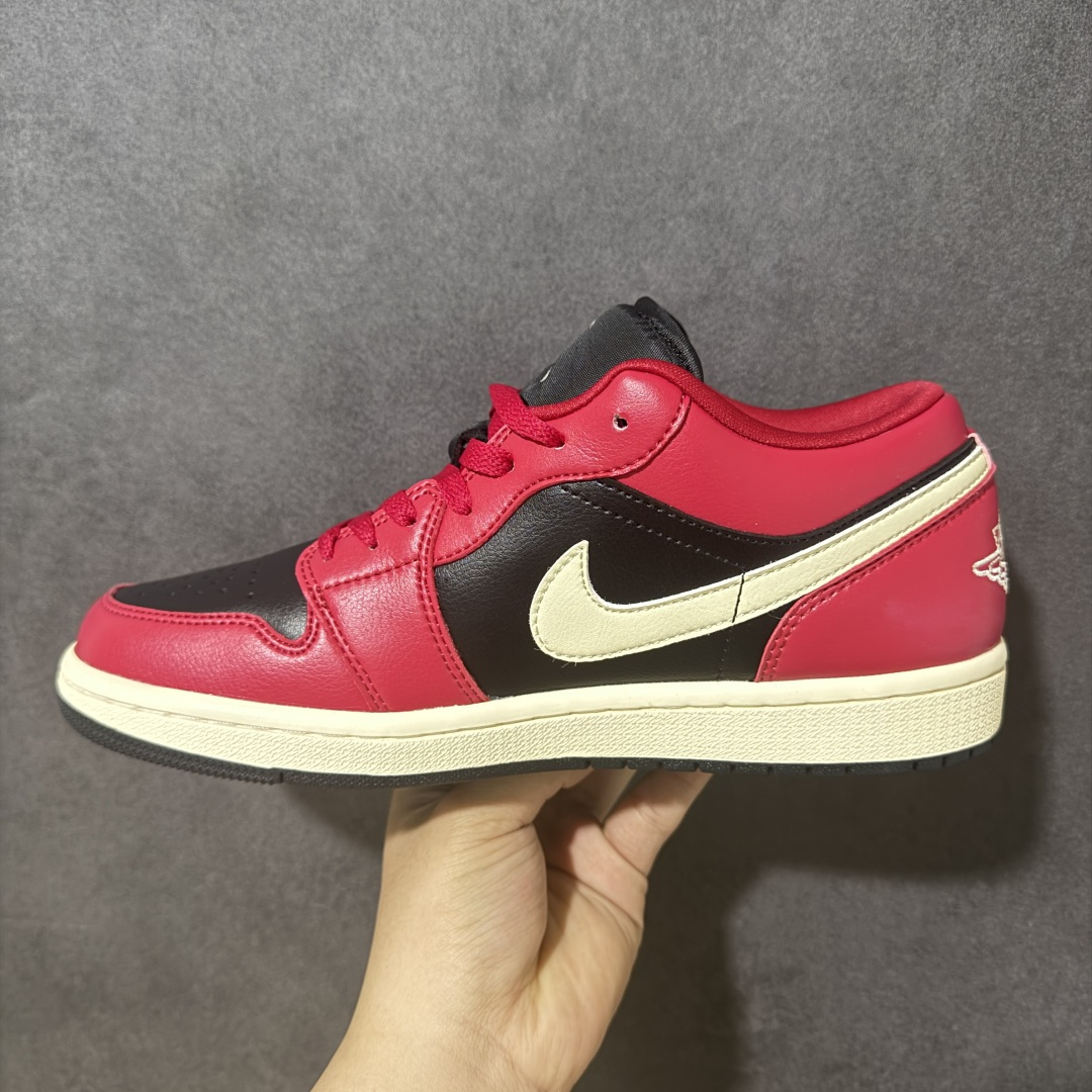 图片[2]-【H11纯原】Nike Air Jordan 1 Low SE AJ1 乔一 舒适贴合 防滑耐磨 低帮 复古篮球鞋 货号：DC0774-605 尺码：35.5 36 36.5 37.5 38 38.5 39 40 40.5 41 42 42.5 43 44 45 46 47.5 #H11顶级纯原 纯原外贸平台特供订单 #全套原纸板楦头开发 #原厂特供材料配套加持 #确保原汁原味 完美呈现版型 #原档数据独家私模大底 #男女鞋同步官方开发至48.5 #原装进口轻量化鞋垫 #进口港宝加持 后跟自然饱满 还原公司包裹性 #鞋面采用原装数据贴合技术 #全方位贴合包裹脚型 #鞋跟部鞋底牵引设计 #提供强大的抓地性能 #更适应不同实战场地路面-选品中心