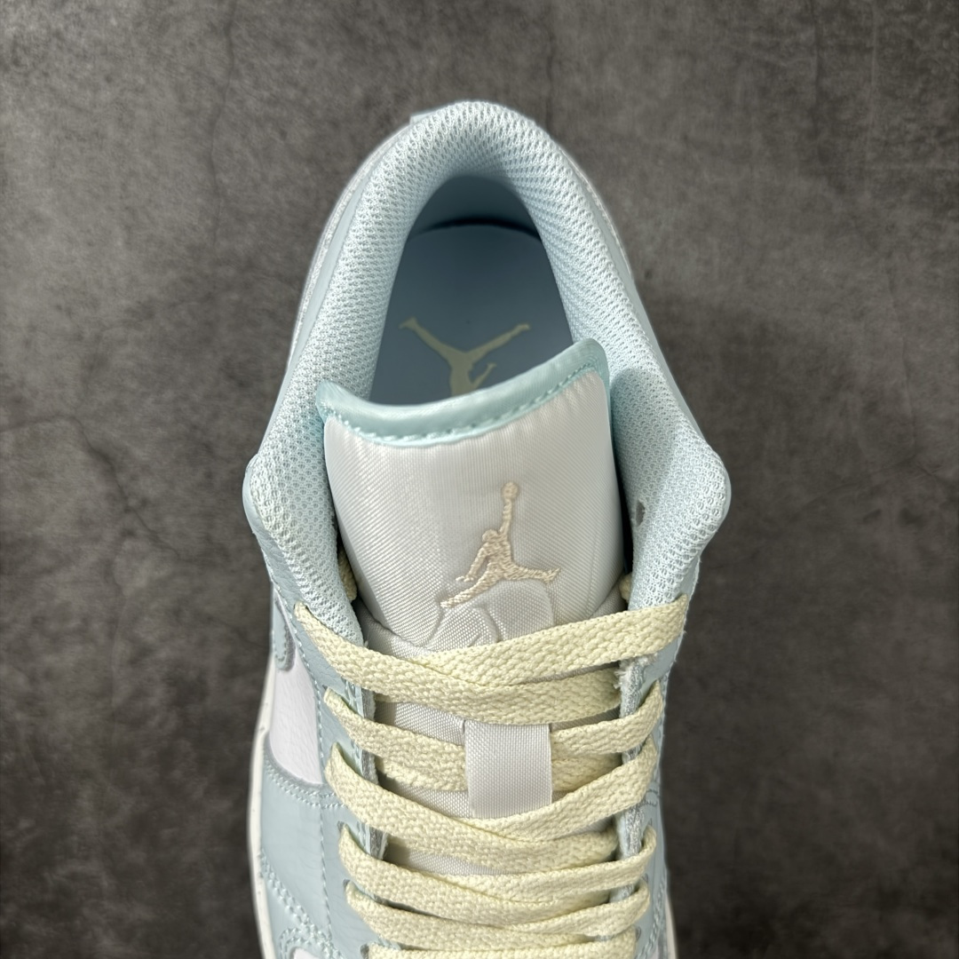 图片[8]-【DT纯原】Air Jordan 1 AJ1 乔一 低帮复古篮球鞋 男女同款 蓝白 HJ5999-400  市面中低帮最具代表性版本没有之一 口碑大厂出品 品控大底版型不断改良更新 全套原纸板楦头开发 确保原汁原味 完美呈现版型 完美零毛边处理 原厂内置全掌气垫 价格定位良心 平台专用代工流水线出品 一眼公司既视感 拿到手的一瞬间就与众不同 碾压市面所有版本 全部原鞋开发 每一个配色都会采购原鞋确认细节 打破市面看图做货无好货之说 尺码：35.5-46-选品中心