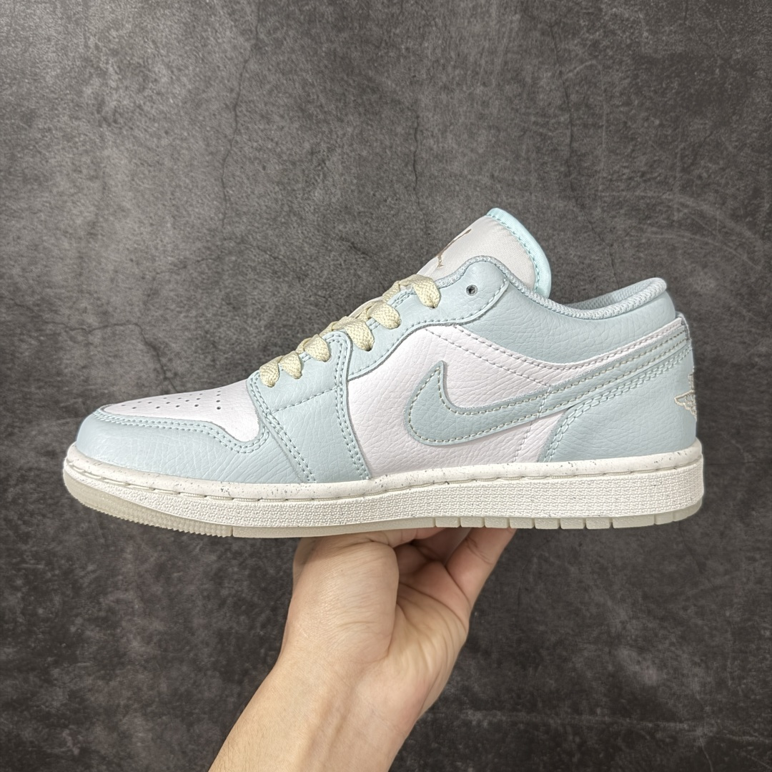 图片[2]-【DT纯原】Air Jordan 1 AJ1 乔一 低帮复古篮球鞋 男女同款 蓝白 HJ5999-400  市面中低帮最具代表性版本没有之一 口碑大厂出品 品控大底版型不断改良更新 全套原纸板楦头开发 确保原汁原味 完美呈现版型 完美零毛边处理 原厂内置全掌气垫 价格定位良心 平台专用代工流水线出品 一眼公司既视感 拿到手的一瞬间就与众不同 碾压市面所有版本 全部原鞋开发 每一个配色都会采购原鞋确认细节 打破市面看图做货无好货之说 尺码：35.5-46-选品中心