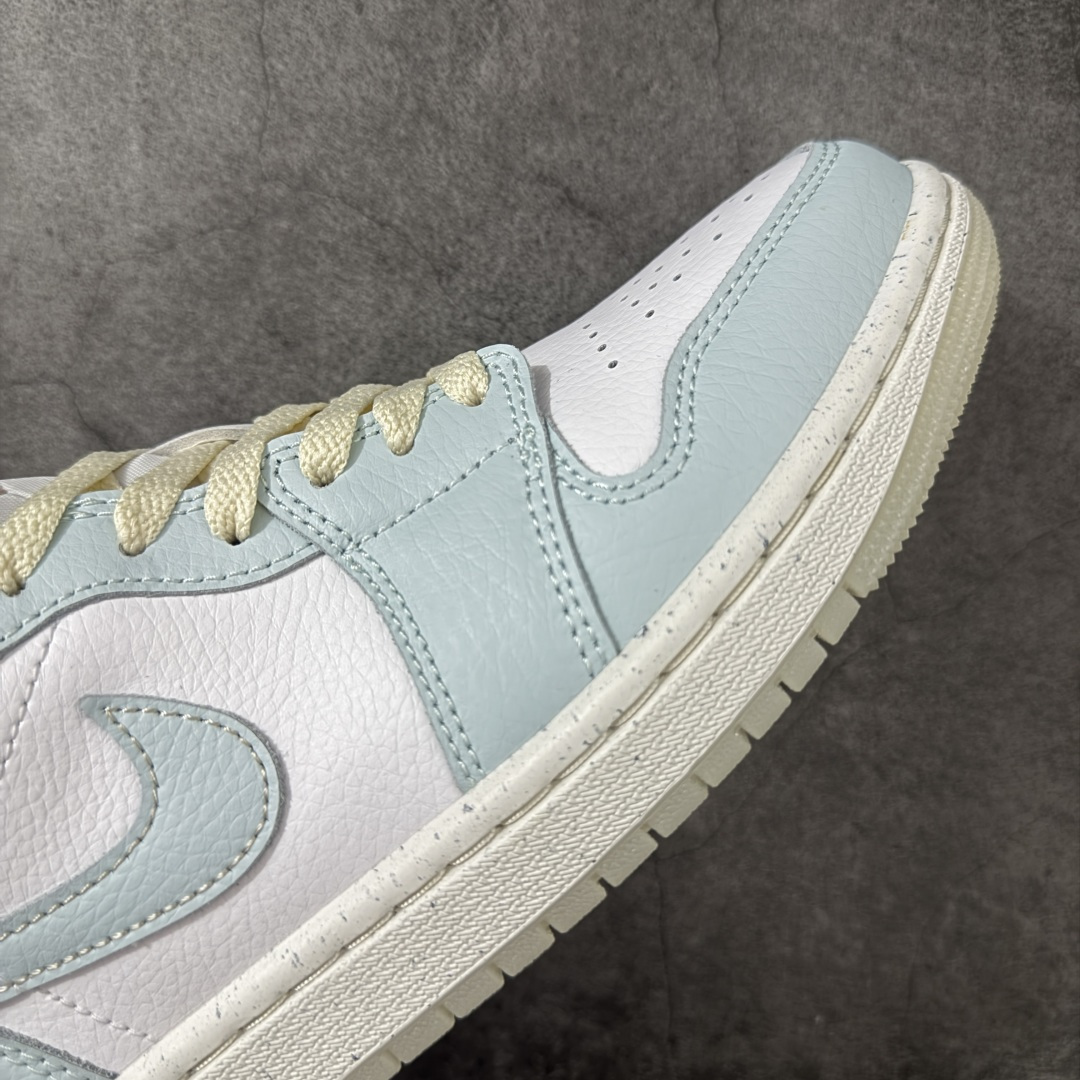 图片[6]-【DT纯原】Air Jordan 1 AJ1 乔一 低帮复古篮球鞋 男女同款 蓝白 HJ5999-400  市面中低帮最具代表性版本没有之一 口碑大厂出品 品控大底版型不断改良更新 全套原纸板楦头开发 确保原汁原味 完美呈现版型 完美零毛边处理 原厂内置全掌气垫 价格定位良心 平台专用代工流水线出品 一眼公司既视感 拿到手的一瞬间就与众不同 碾压市面所有版本 全部原鞋开发 每一个配色都会采购原鞋确认细节 打破市面看图做货无好货之说 尺码：35.5-46-选品中心