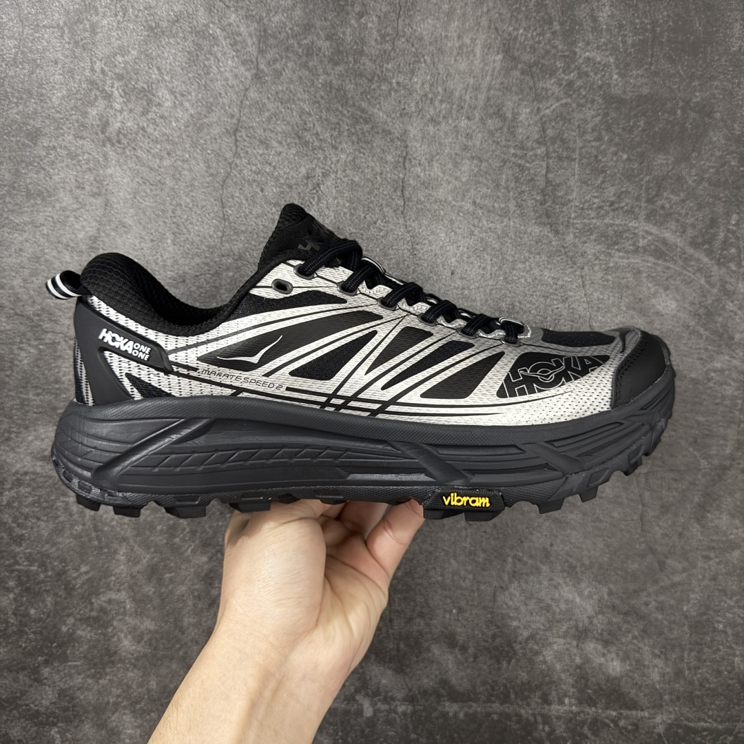 【纯原H版】HOKA ONE ONE Mafate Speed 2 Low 玛法特2代系列低帮轻量户外越野休闲运动慢跑鞋 正确组合底 市场顶级版本 上脚赞到报爆 轻盈舒适 鞋面采用超轻的无缝架构 轻薄的TPU贴在透气的鞋面材料上 减轻重量同时也保证了支撑性 鞋底采用滚动平衡技术 引导跑者回归自然步态 祖传的神奇EVA材质中底依旧是一如既往地表现优秀 能提供充足的缓震 作为HOKA家的越野跑鞋 VIBRAM 橡胶大底也是必不可少的 即便在复杂湿滑的地形 依旧能有良好的抓地力及稳定性 鞋带采用了弹性不易松脱的扁宽弹性鞋带 前掌与中掌部分也进行了加宽 也更加适合亚洲人的脚型 是一款十分全面且足够强悍的户外硬核越野鞋 日常搭配的话短裤是基本不挑 阔腿裤 工装裤以及各种长筒牛仔裤都可以 尺码：36 36.5 37.5 38 38.5 39 40 40.5 41 42 42.5 43 44 44.5 45-选品中心