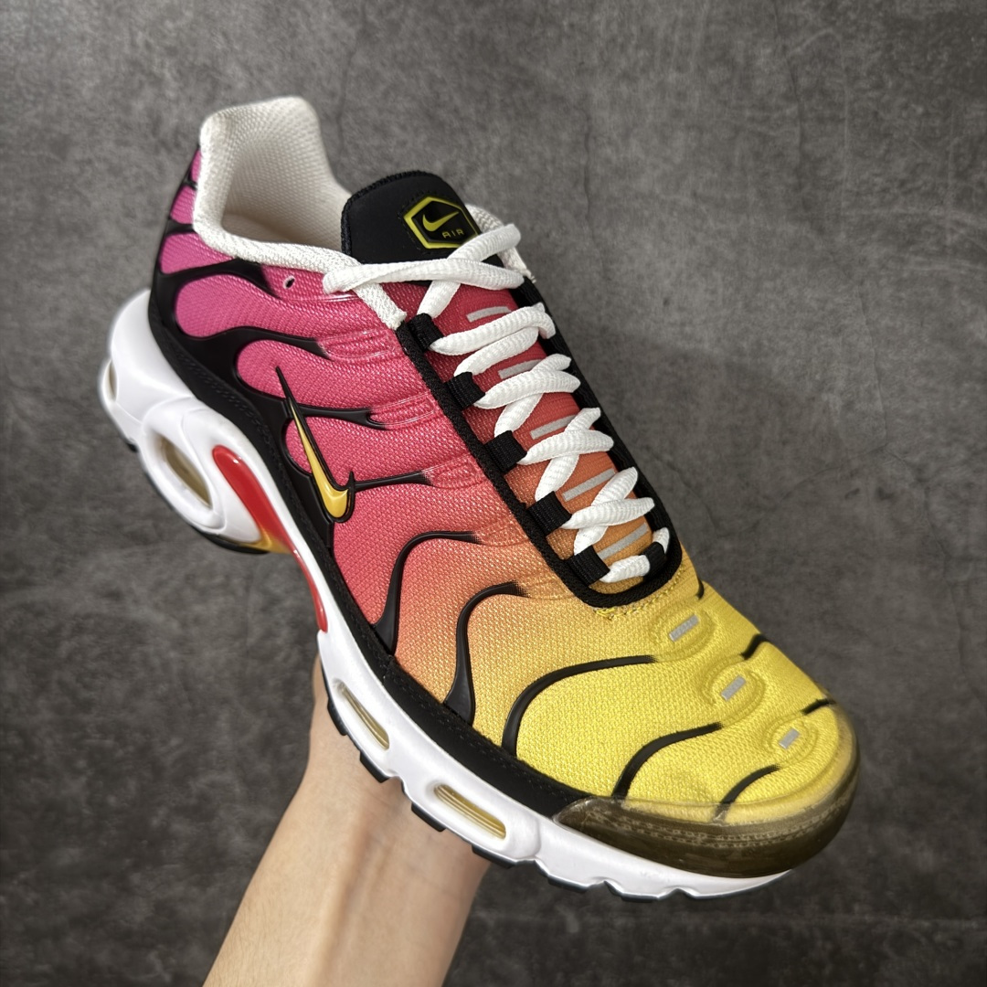 图片[3]-【Max纯原版】Nike Air Max Plus TN气垫系列跑鞋 全新一比一高端版本 真正的市场T1品质 更多配色陆续出货 真正的用心研发 一点一点抠出来的 品质 品控细节 随便闭眼对比市场任何版本 全套原纸板楦头开发 完美呈现版型 工艺流程均与原鞋保持一致 Turned Air 中底缓震技术 鞋面弧度与大底弧度一致 鞋头正确TPU材质 鞋面高频TPU材质1.0厚度 原鞋一致层次感 超越公司货的品控标准 多道QC质检 货号：DX0755-600 尺码：36 36.5 37.5 38 38.5 39 40 40.5 41 42 42.5 43 44 44.5 45 46-选品中心