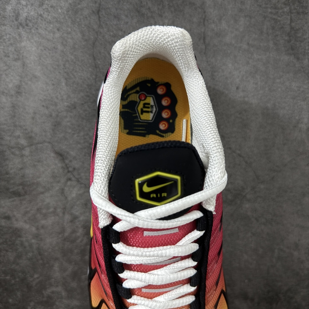 图片[8]-【Max纯原版】Nike Air Max Plus TN气垫系列跑鞋 全新一比一高端版本 真正的市场T1品质 更多配色陆续出货 真正的用心研发 一点一点抠出来的 品质 品控细节 随便闭眼对比市场任何版本 全套原纸板楦头开发 完美呈现版型 工艺流程均与原鞋保持一致 Turned Air 中底缓震技术 鞋面弧度与大底弧度一致 鞋头正确TPU材质 鞋面高频TPU材质1.0厚度 原鞋一致层次感 超越公司货的品控标准 多道QC质检 货号：DX0755-600 尺码：36 36.5 37.5 38 38.5 39 40 40.5 41 42 42.5 43 44 44.5 45 46-选品中心