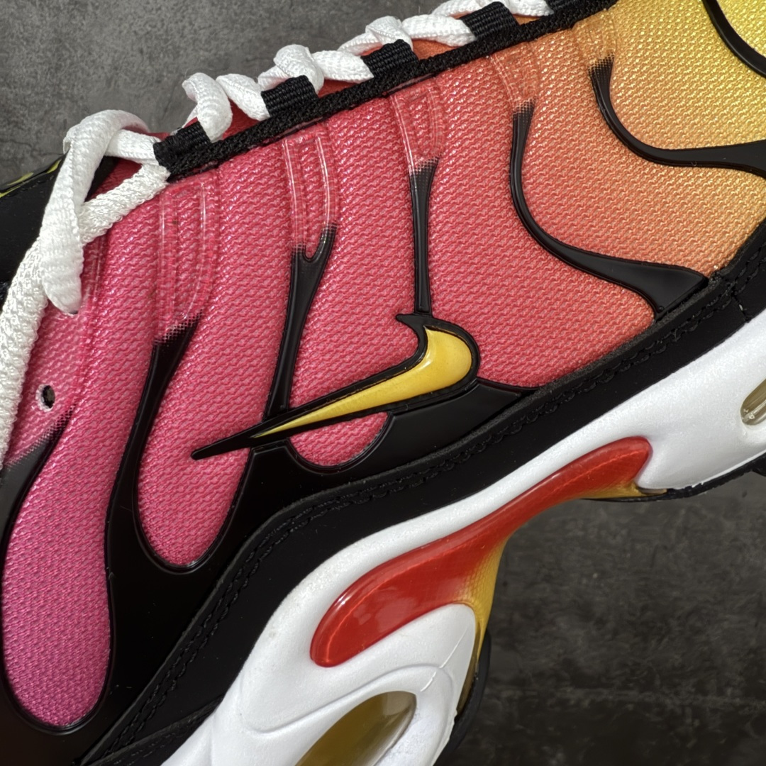 图片[4]-【Max纯原版】Nike Air Max Plus TN气垫系列跑鞋 全新一比一高端版本 真正的市场T1品质 更多配色陆续出货 真正的用心研发 一点一点抠出来的 品质 品控细节 随便闭眼对比市场任何版本 全套原纸板楦头开发 完美呈现版型 工艺流程均与原鞋保持一致 Turned Air 中底缓震技术 鞋面弧度与大底弧度一致 鞋头正确TPU材质 鞋面高频TPU材质1.0厚度 原鞋一致层次感 超越公司货的品控标准 多道QC质检 货号：DX0755-600 尺码：36 36.5 37.5 38 38.5 39 40 40.5 41 42 42.5 43 44 44.5 45 46-选品中心