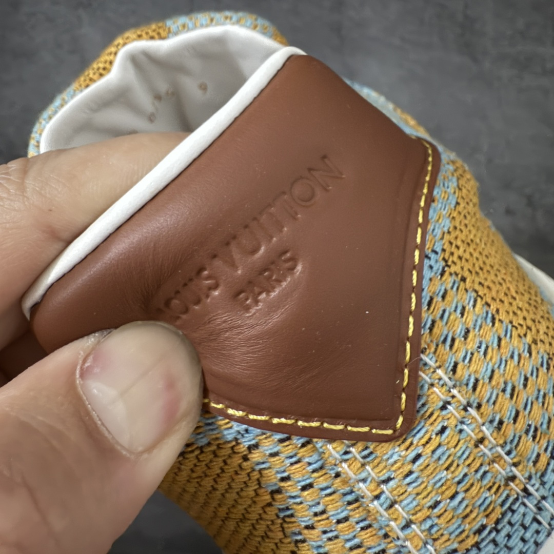 图片[2]-【专柜版/海淘代购】 LV 路易威登LOUIS VUITTON Tilted Low Sneakers 倾斜系列低帮复古休闲运动文化百搭板鞋 2026早春款板鞋 饼干鞋 市场最顶天花板 礼盒包装 正确细节 原鞋原材料1：1打造 完美版型做工 欢迎对比市场任何品质的货品 广东原产 升级原楦型开发纸版 包装说明书防尘布袋物件(附送官方快递加固牛皮纸外盒!!)#采用Monogram 丹宁布鞋面材质#鞋垫嵌入软脚感EVA物料#后跟耐弯折滴塑支撑片#全新开发TPR光泽组合隔色鞋底❗ 尺码：39 40 41 42 43 44 45 46-选品中心