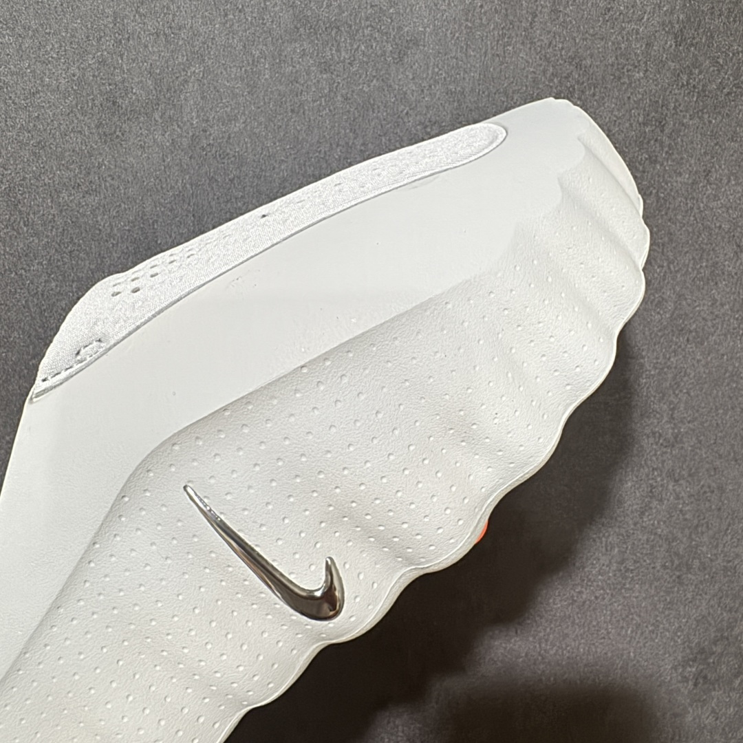 图片[7]-【公司级】Nike Mind 001 黑科技足底按摩舒适柔软包头拖鞋 该系列首作 Mind 001 从神经科学中汲取灵感，打造出一款不仅外观独特，更能为穿着者带来别样感知体验的运动拖鞋，此次新作将继续延续此核心方向。历时十年打磨的 Mind 系列，承载着 Nike 对未来鞋款的愿景呈现。系列中的每双鞋，外底均由 22 个独立泡沫结节构成，旨在模拟赤足般的体验。这些结节通过与足底感官感受器的相互作用，从而促进人体的自然步态。 货号：HQ4307-003、HQ4307-002、HQ4307-001、HQ4307-600 尺码：36-48-选品中心