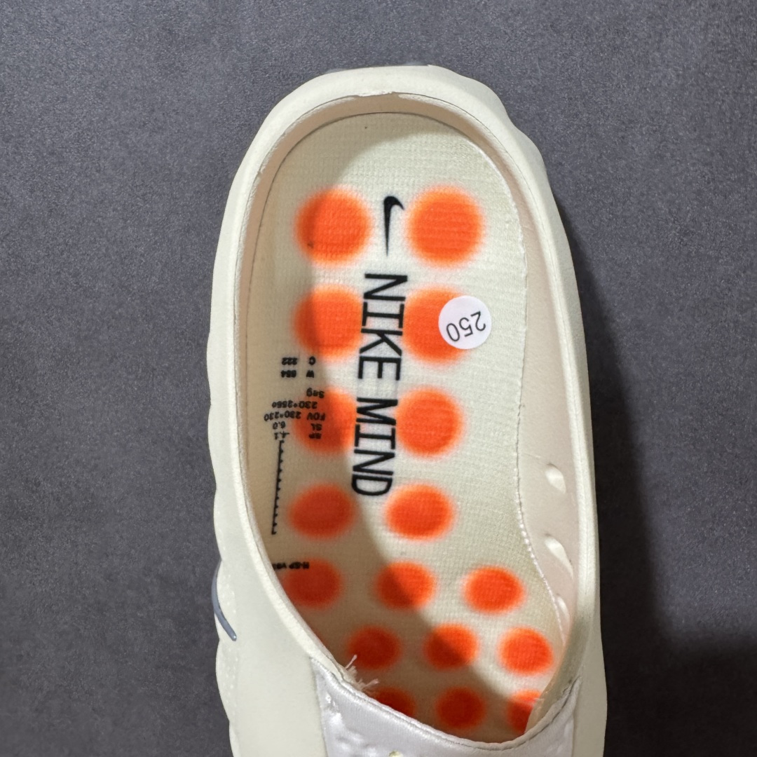 图片[6]-【公司级】Nike Mind 001 黑科技足底按摩舒适柔软包头拖鞋 该系列首作 Mind 001 从神经科学中汲取灵感，打造出一款不仅外观独特，更能为穿着者带来别样感知体验的运动拖鞋，此次新作将继续延续此核心方向。历时十年打磨的 Mind 系列，承载着 Nike 对未来鞋款的愿景呈现。系列中的每双鞋，外底均由 22 个独立泡沫结节构成，旨在模拟赤足般的体验。这些结节通过与足底感官感受器的相互作用，从而促进人体的自然步态。 货号：HQ4307-003、HQ4307-002、HQ4307-001、HQ4307-600 尺码：36-48-选品中心
