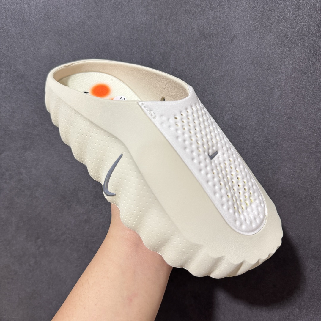 图片[3]-【公司级】Nike Mind 001 黑科技足底按摩舒适柔软包头拖鞋 该系列首作 Mind 001 从神经科学中汲取灵感，打造出一款不仅外观独特，更能为穿着者带来别样感知体验的运动拖鞋，此次新作将继续延续此核心方向。历时十年打磨的 Mind 系列，承载着 Nike 对未来鞋款的愿景呈现。系列中的每双鞋，外底均由 22 个独立泡沫结节构成，旨在模拟赤足般的体验。这些结节通过与足底感官感受器的相互作用，从而促进人体的自然步态。 货号：HQ4307-003、HQ4307-002、HQ4307-001、HQ4307-600 尺码：36-48-选品中心