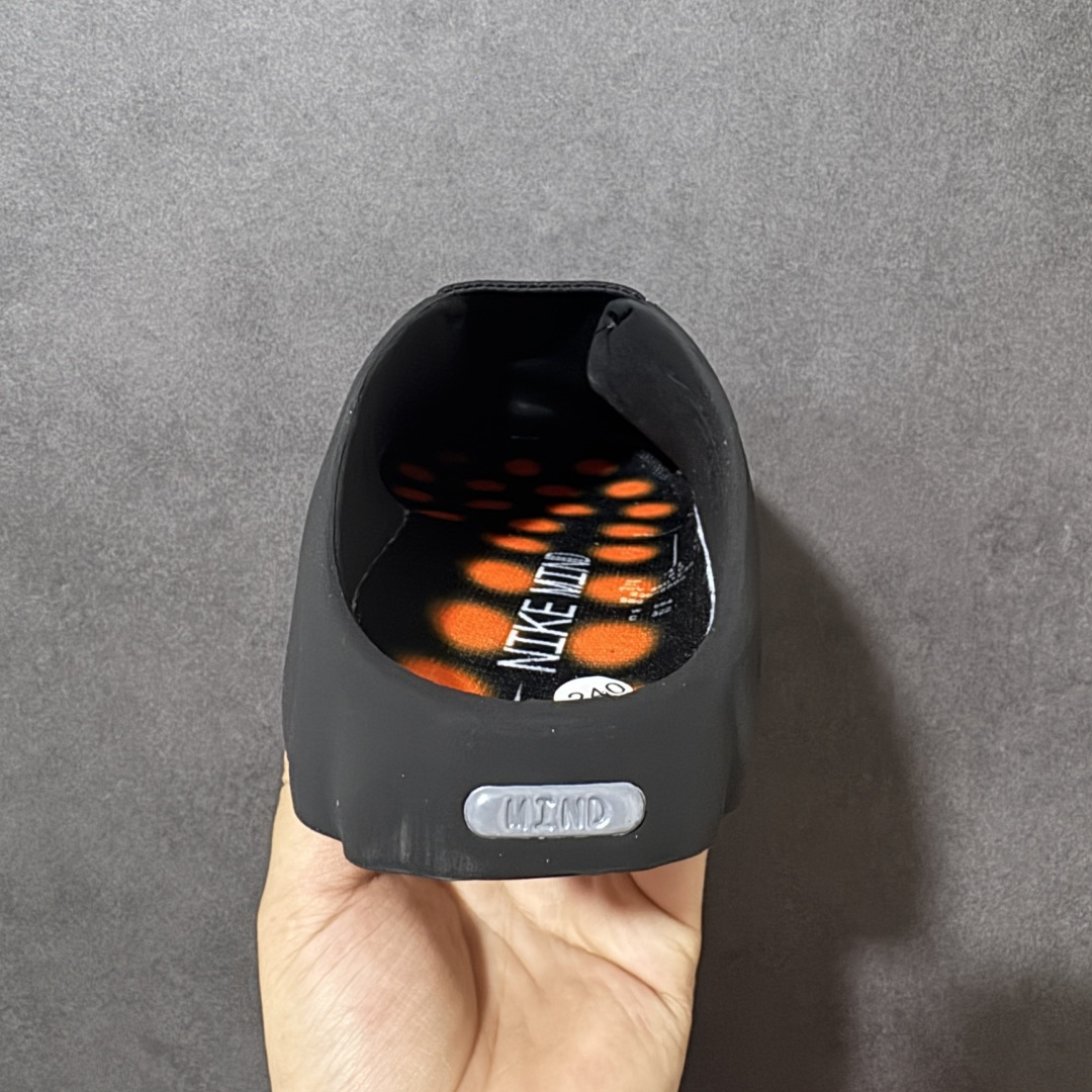 图片[4]-【公司级】Nike Mind 001 黑科技足底按摩舒适柔软包头拖鞋 该系列首作 Mind 001 从神经科学中汲取灵感，打造出一款不仅外观独特，更能为穿着者带来别样感知体验的运动拖鞋，此次新作将继续延续此核心方向。历时十年打磨的 Mind 系列，承载着 Nike 对未来鞋款的愿景呈现。系列中的每双鞋，外底均由 22 个独立泡沫结节构成，旨在模拟赤足般的体验。这些结节通过与足底感官感受器的相互作用，从而促进人体的自然步态。 货号：HQ4307-003、HQ4307-002、HQ4307-001、HQ4307-600 尺码：36-48-选品中心