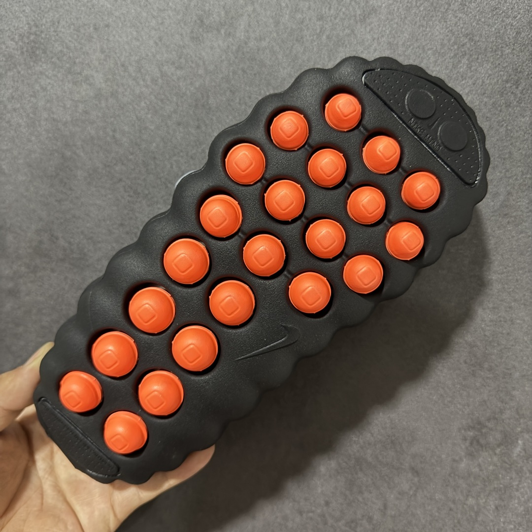 图片[9]-【公司级】Nike Mind 001 黑科技足底按摩舒适柔软包头拖鞋 该系列首作 Mind 001 从神经科学中汲取灵感，打造出一款不仅外观独特，更能为穿着者带来别样感知体验的运动拖鞋，此次新作将继续延续此核心方向。历时十年打磨的 Mind 系列，承载着 Nike 对未来鞋款的愿景呈现。系列中的每双鞋，外底均由 22 个独立泡沫结节构成，旨在模拟赤足般的体验。这些结节通过与足底感官感受器的相互作用，从而促进人体的自然步态。 货号：HQ4307-003、HQ4307-002、HQ4307-001、HQ4307-600 尺码：36-48-选品中心