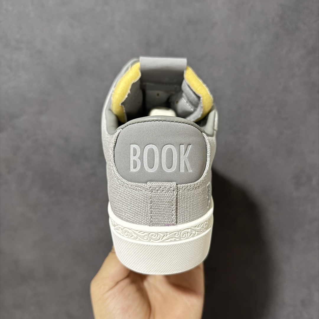 图片[4]-【公司级】Devin Booker x Nike Blazer Low Detroit Tigers 布克联名 后跟位置非常具有底特律街头味道的字体 D 代表布克的名字首字母 细看鞋底包边还暗藏浮雕刻画 后跟也标注了 Book 字样 和 D 结合起来就是 D Book 货号： HQ2054-001 尺码： 36 36.5 37.5 38 38.5 39 40 40.5 41 42 42.5 43 44 44.5 45-选品中心