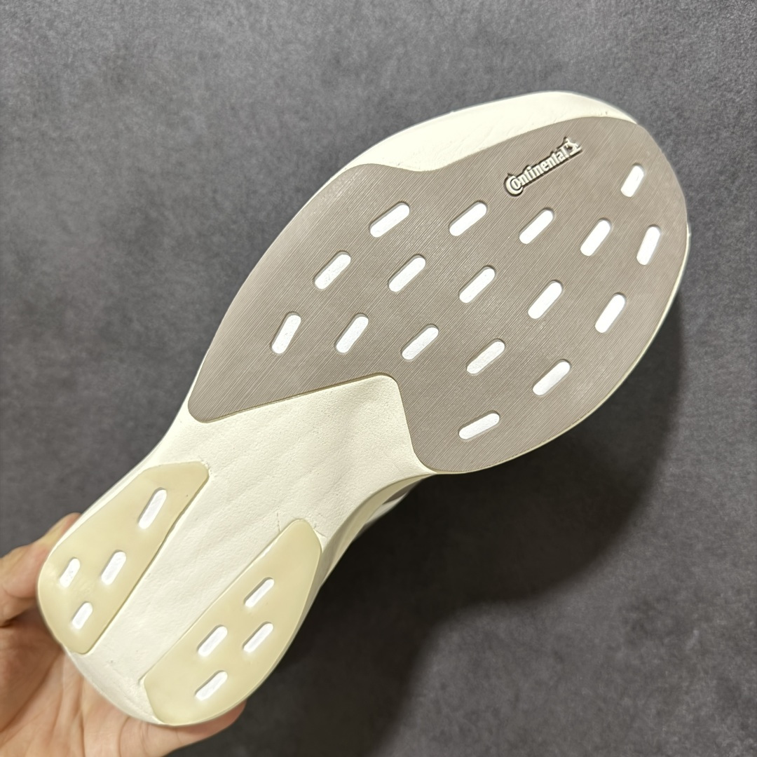 图片[9]-【公司级】Adidas Adizero Evo SL EXO 阿迪达斯 舒适百搭防滑耐磨 低帮 休闲跑步鞋 中底配置方面搭载全掌Lightstrike Pro 鞋面采用透气网面 契合日常训练鞋的定位 外底给到了橡胶 更加防滑耐磨 货号：KI4789 尺码：36 36.5 37 38 38.5 39 40 40.5 41 42 42.5 43 44 45-选品中心