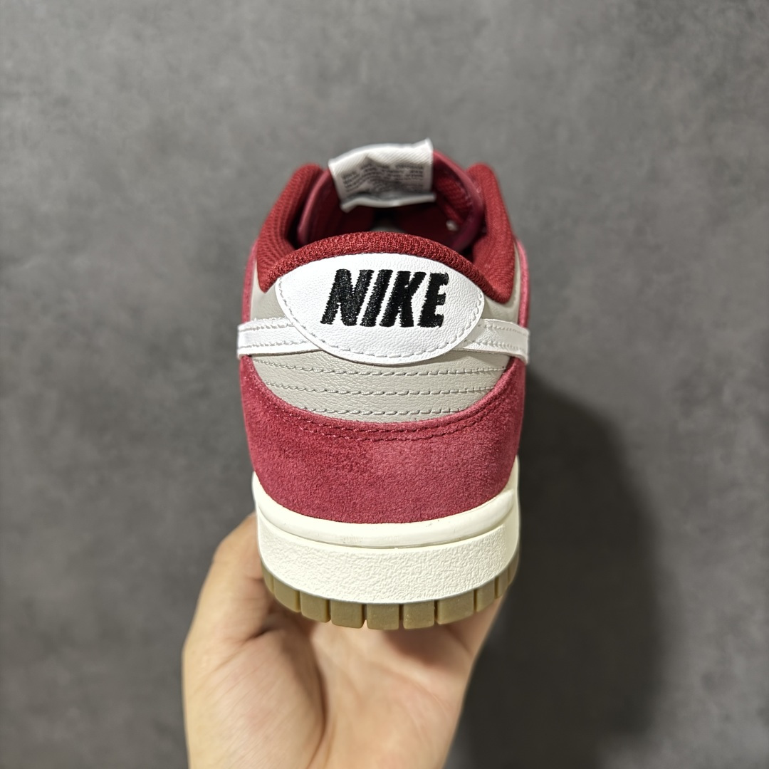 图片[4]-【定制版】耐克Nike SB Dunk Low Friendship Knot 定制Dunk SB顾名思义，具有经典的Dunk血缘，又注入了更多的时尚元素。相较于普通的Dunk滑板鞋，改良版的Dunk SB加厚了鞋舌的填充，使舒适性大大提升，同时也更方便穿脱；中底部分则加入了脚感柔软舒适Zoom Air气垫，有效吸收滑板等极限运动在落地时带来的冲击力，为街头运动者们提供更好的保护 货号：IB6399-004 尺码：36 36.5 37.5 38 38.5 39 40 40.5 41 42 42.5 43 44-选品中心