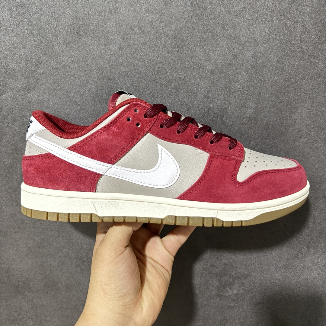 【定制版】耐克Nike SB Dunk Low Friendship Knot 定制Dunk SB顾名思义，具有经典的Dunk血缘，又注入了更多的时尚元素。相较于普通的Dunk滑板鞋，改良版的Dunk SB加厚了鞋舌的填充，使舒适性大大提升，同时也更方便穿脱；中底部分则加入了脚感柔软舒适Zoom Air气垫，有效吸收滑板等极限运动在落地时带来的冲击力，为街头运动者们提供更好的保护 货号：IB6399-004 尺码：36 36.5 37.5 38 38.5 39 40 40.5 41 42 42.5 43 44-选品中心