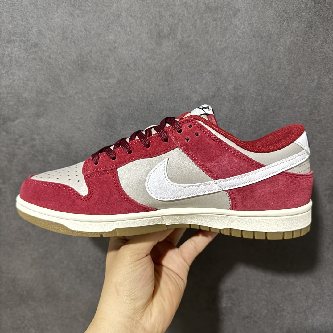 图片[2]-【定制版】耐克Nike SB Dunk Low Friendship Knot 定制Dunk SB顾名思义，具有经典的Dunk血缘，又注入了更多的时尚元素。相较于普通的Dunk滑板鞋，改良版的Dunk SB加厚了鞋舌的填充，使舒适性大大提升，同时也更方便穿脱；中底部分则加入了脚感柔软舒适Zoom Air气垫，有效吸收滑板等极限运动在落地时带来的冲击力，为街头运动者们提供更好的保护 货号：IB6399-004 尺码：36 36.5 37.5 38 38.5 39 40 40.5 41 42 42.5 43 44-选品中心