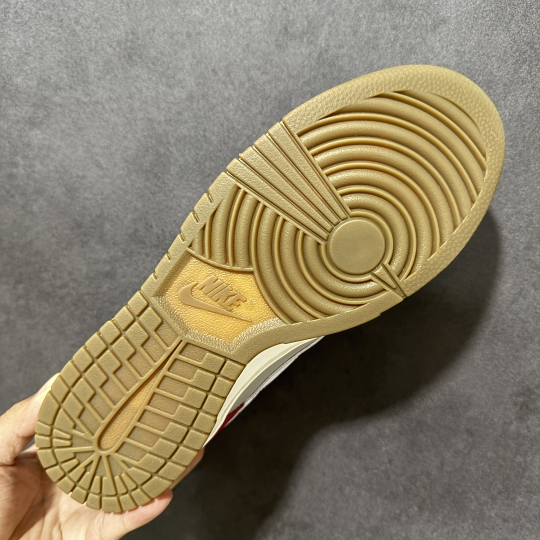 图片[9]-【定制版】耐克Nike SB Dunk Low Friendship Knot 定制Dunk SB顾名思义，具有经典的Dunk血缘，又注入了更多的时尚元素。相较于普通的Dunk滑板鞋，改良版的Dunk SB加厚了鞋舌的填充，使舒适性大大提升，同时也更方便穿脱；中底部分则加入了脚感柔软舒适Zoom Air气垫，有效吸收滑板等极限运动在落地时带来的冲击力，为街头运动者们提供更好的保护 货号：IB6399-004 尺码：36 36.5 37.5 38 38.5 39 40 40.5 41 42 42.5 43 44-选品中心
